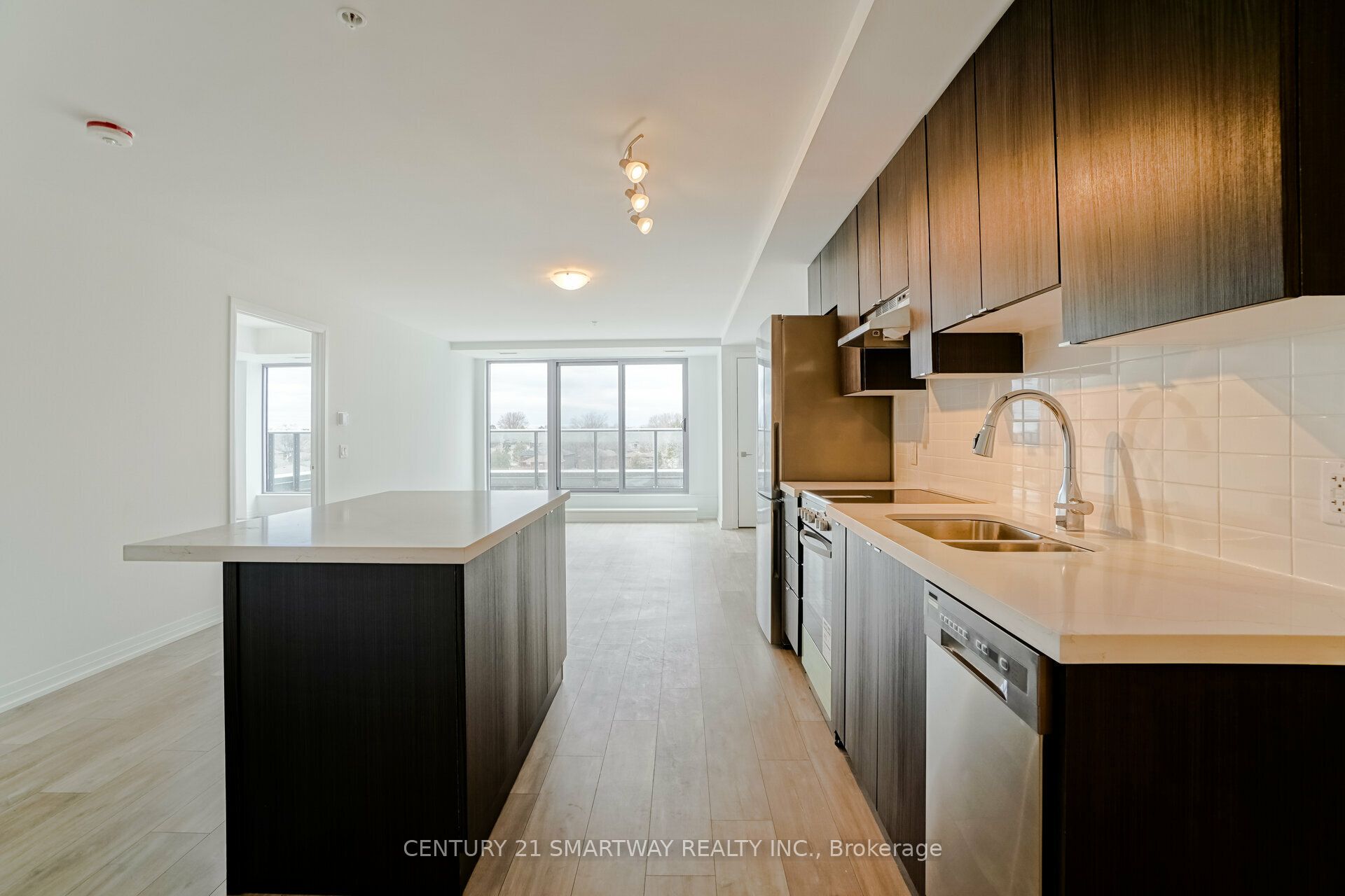 408 Browns Line 414 Property Photo 8