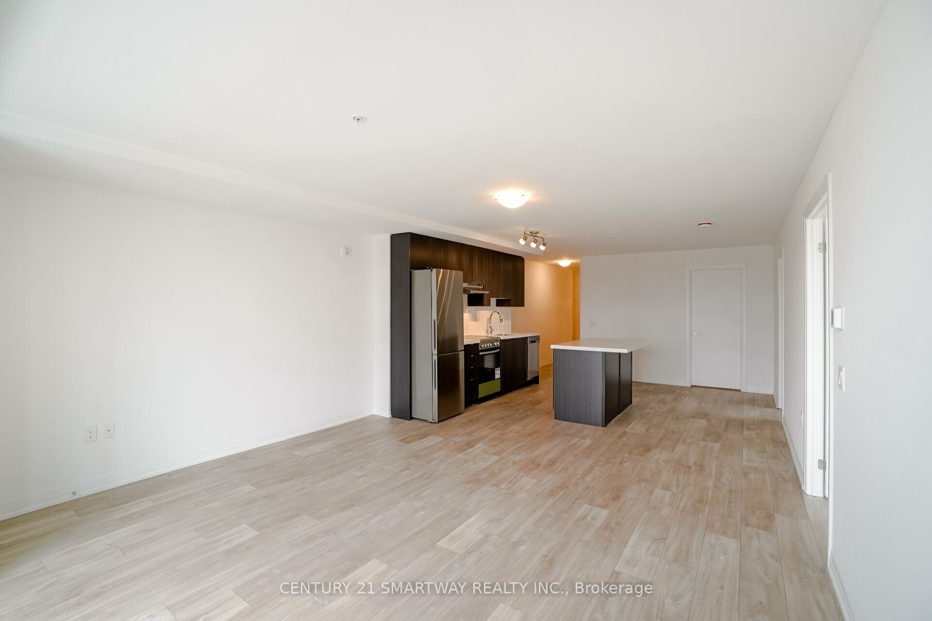 408 Browns Line 414 Property Photo 12