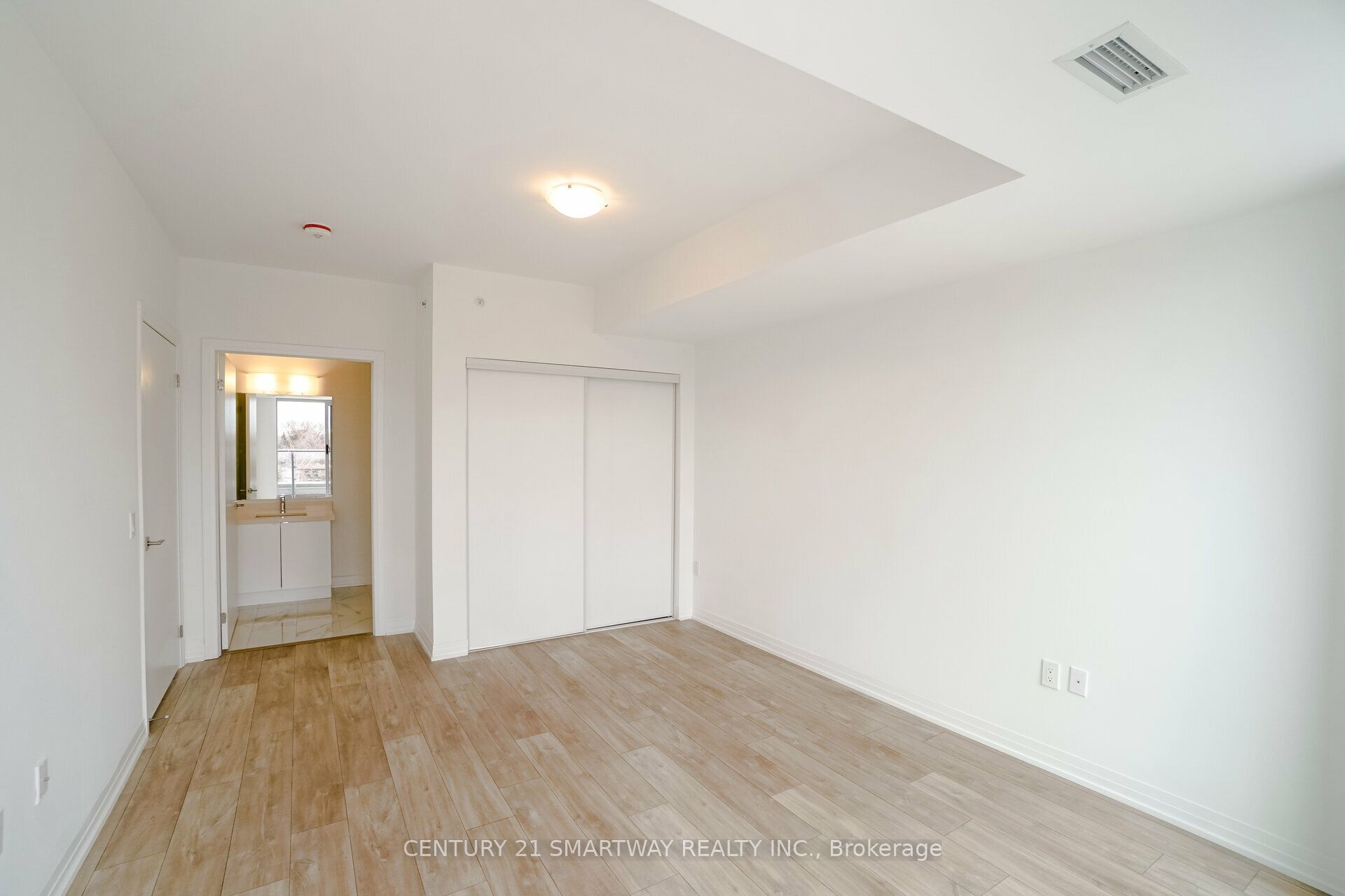 408 Browns Line 414 Property Photo 18