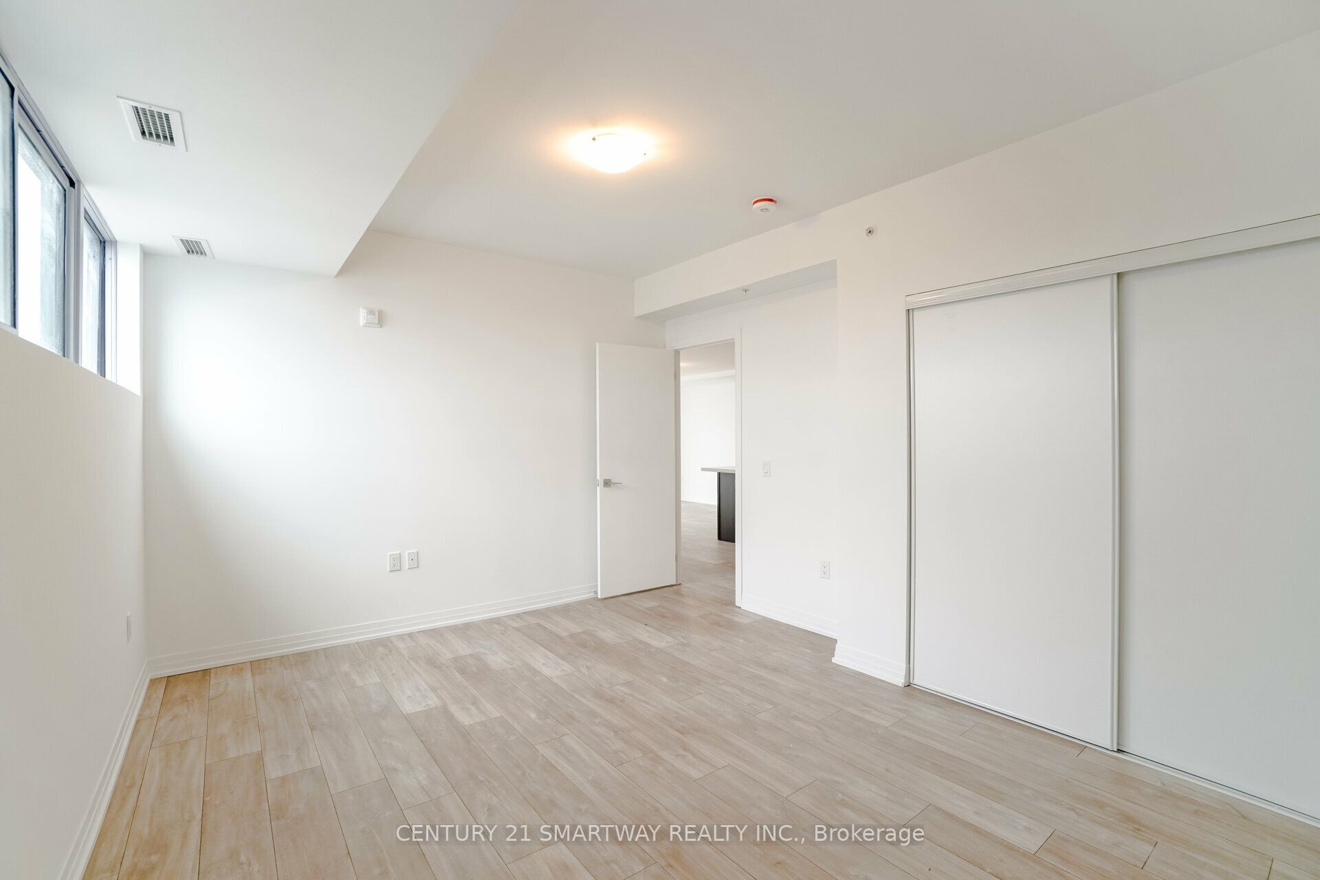 408 Browns Line 414 Property Photo 21