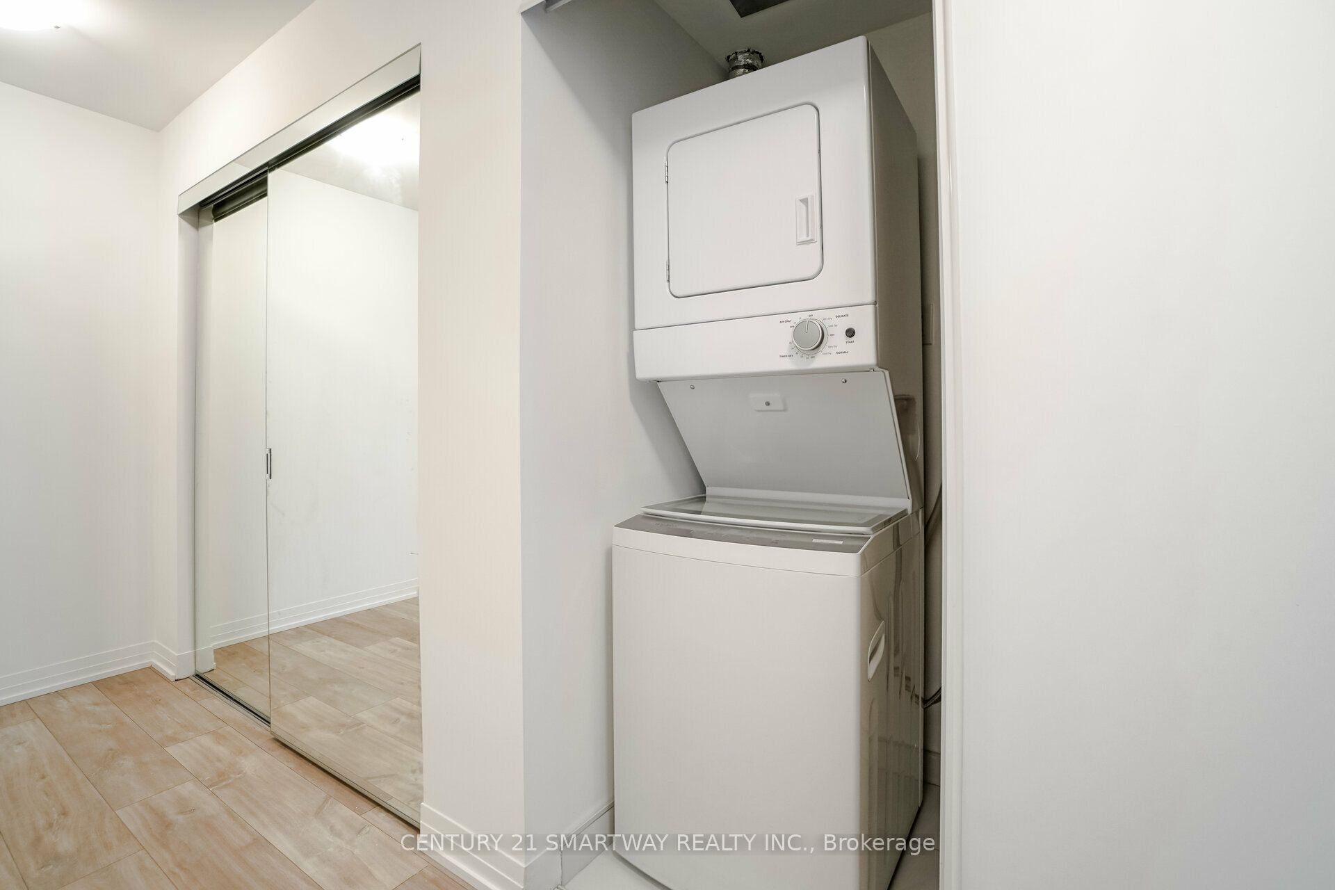 408 Browns Line 414 Property Photo 22