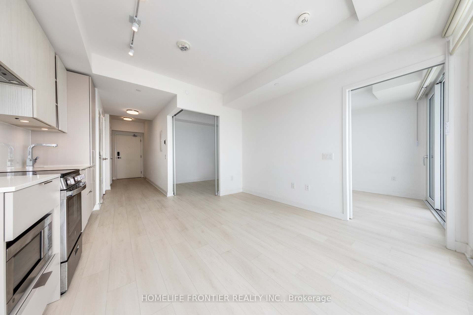 #2807 - 3900 Confederation Parkway Property Photo 17