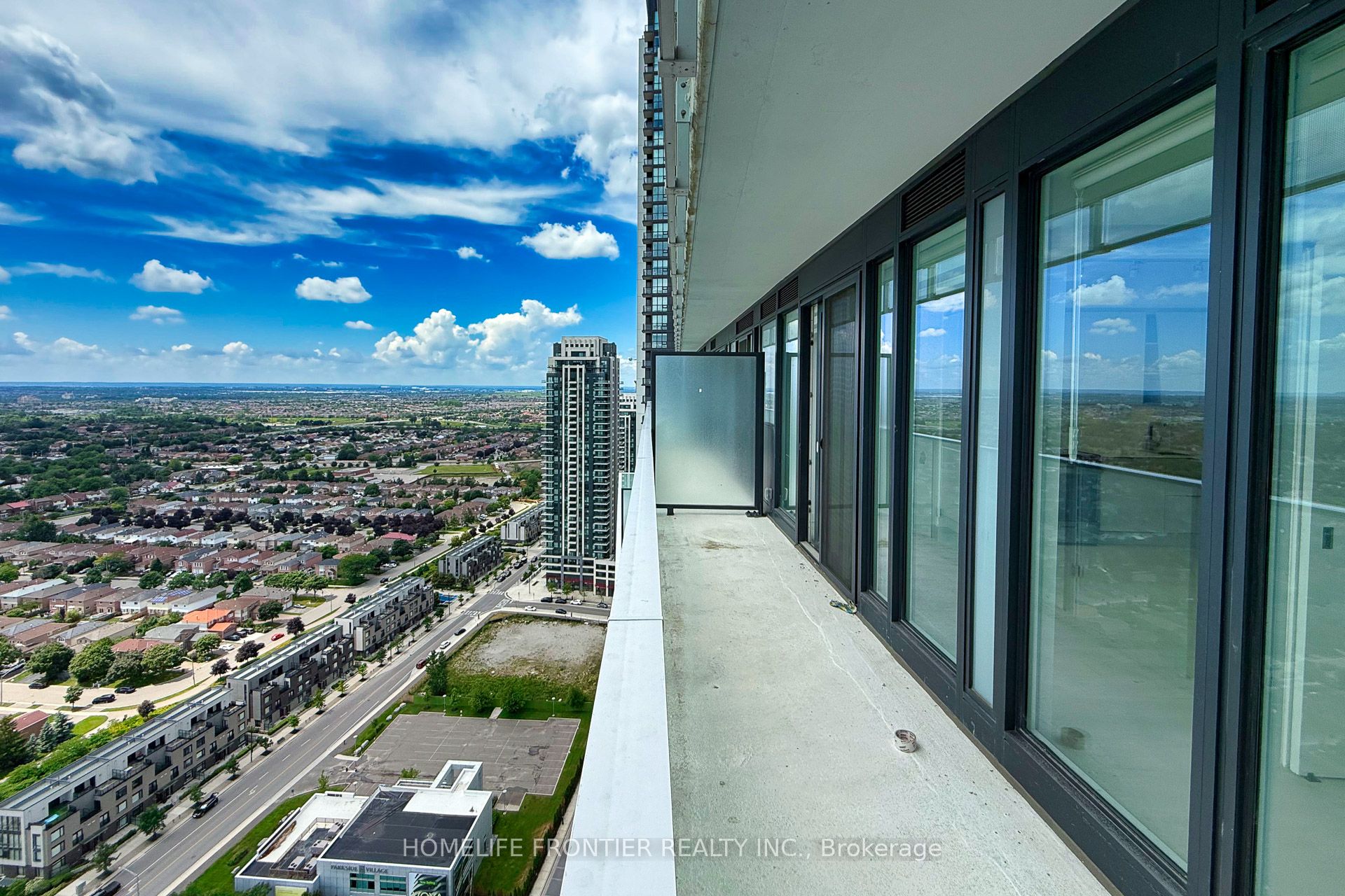 #2807 - 3900 Confederation Parkway Property Photo 25
