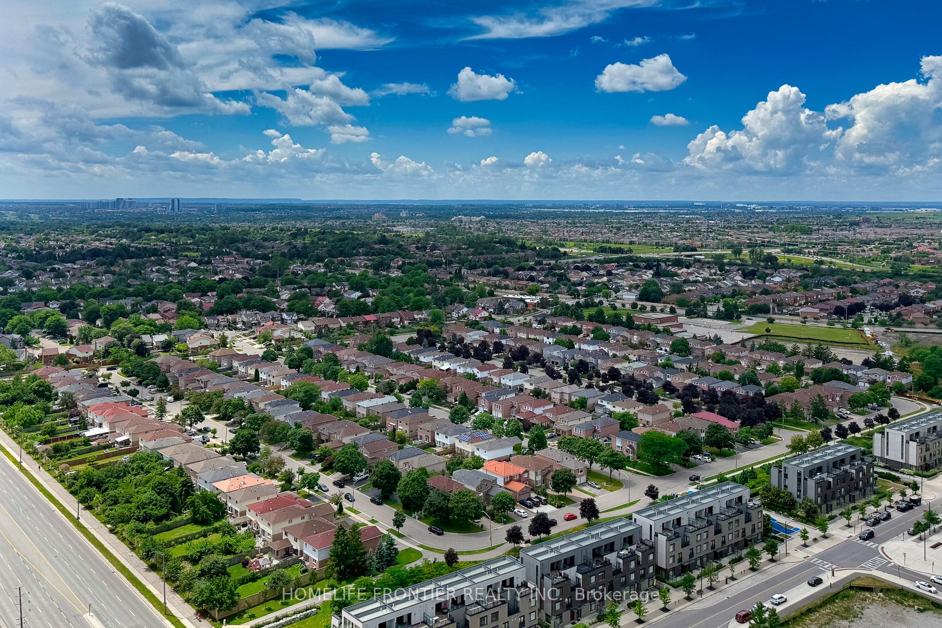 #2807 - 3900 Confederation Parkway Property Photo 28