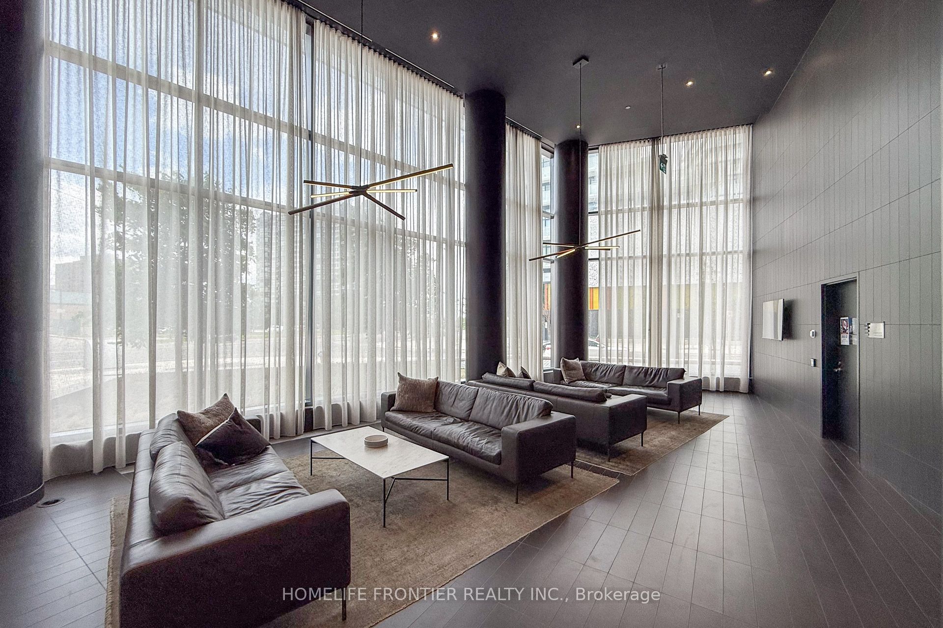 #2807 - 3900 Confederation Parkway Property Photo 32