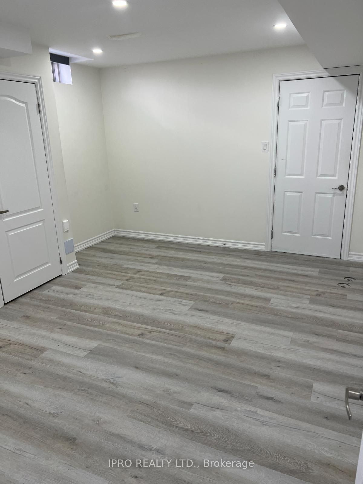 60 Bandera Drive Property Photo 4