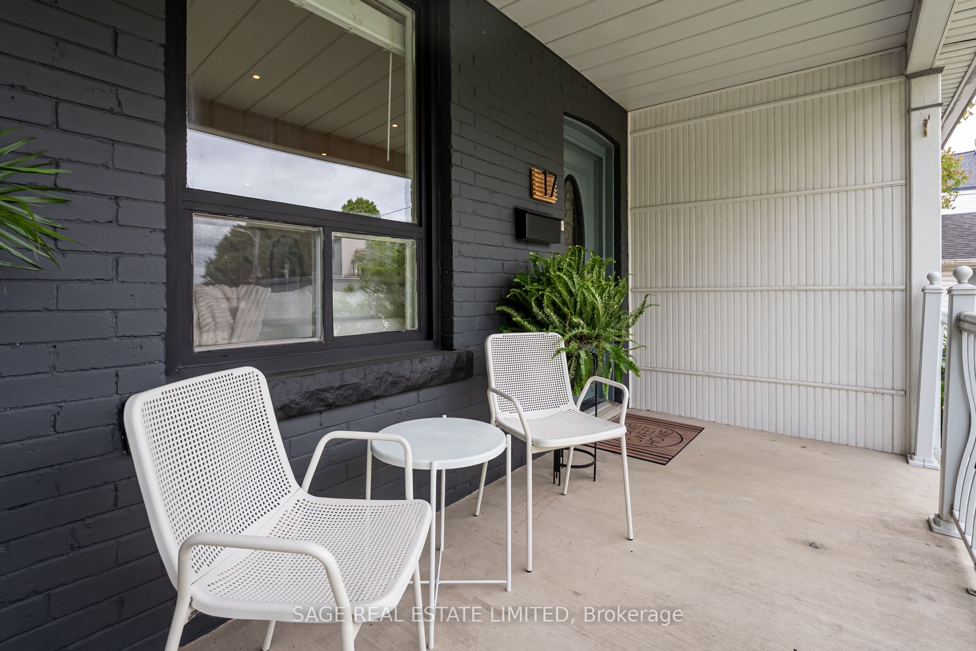 #upper - 17 Hugo Avenue Property Photo 3