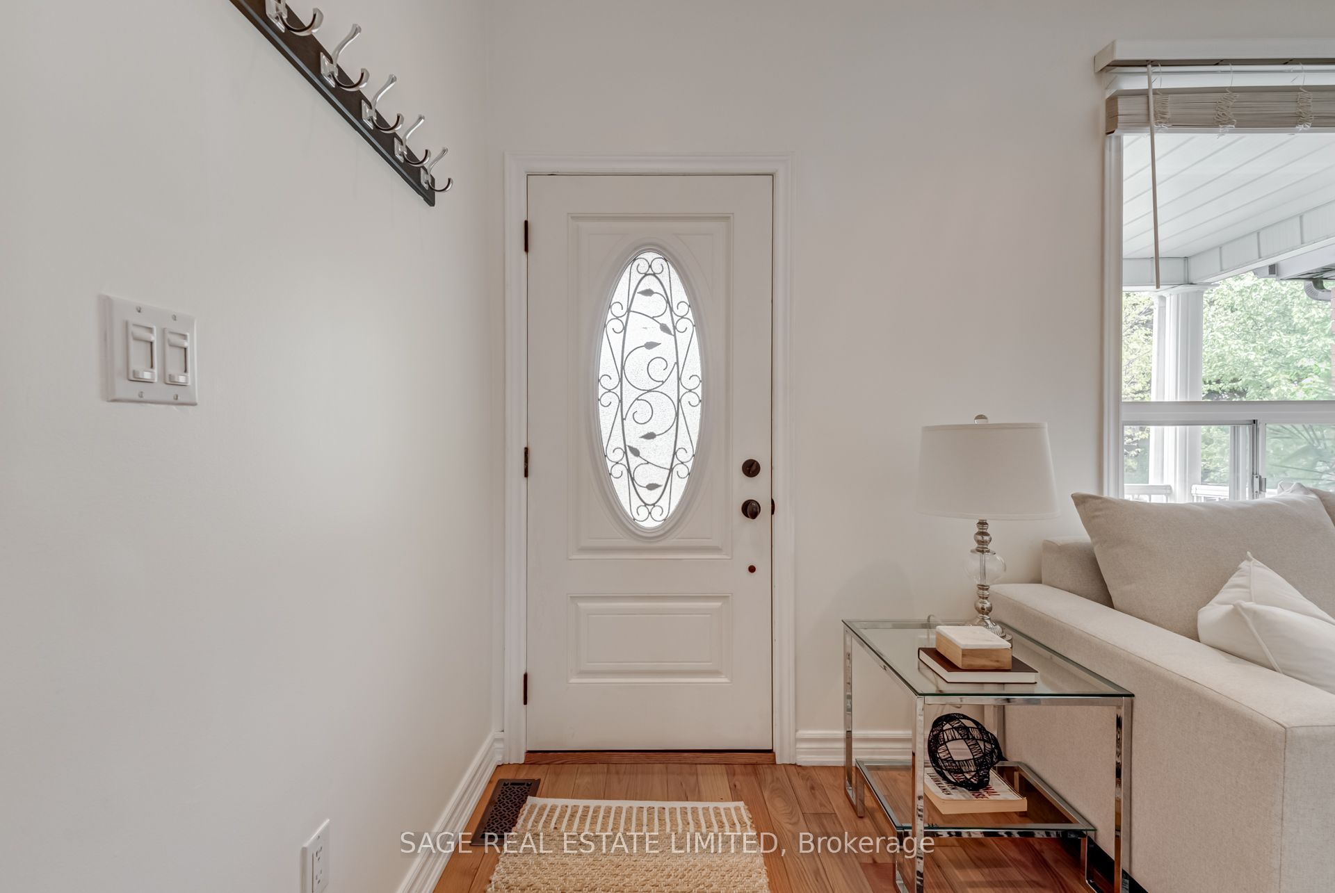 #upper - 17 Hugo Avenue Property Photo 4