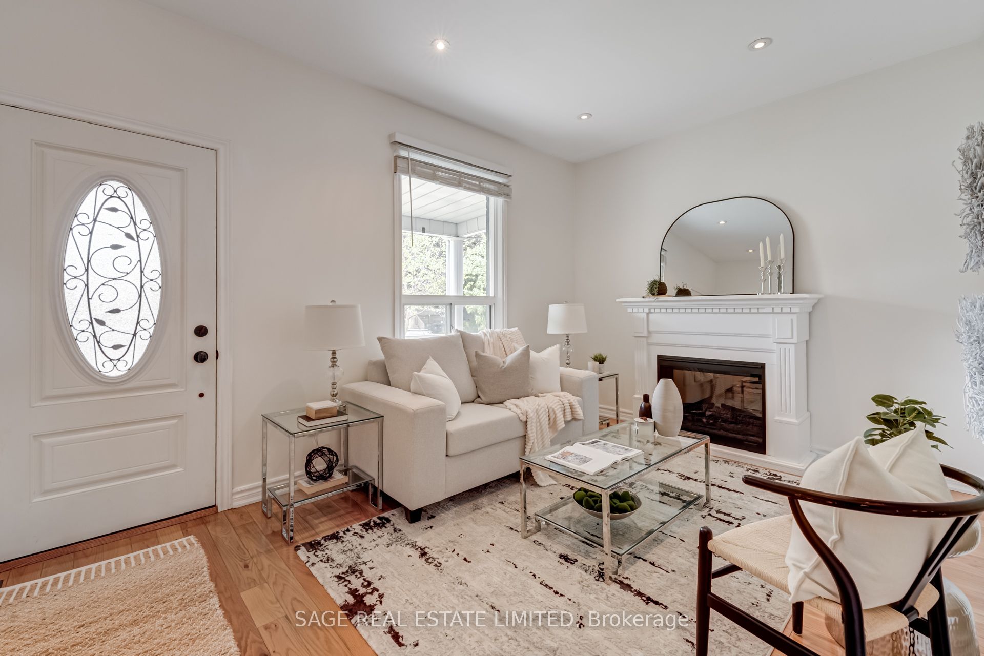 #upper - 17 Hugo Avenue Property Photo 5