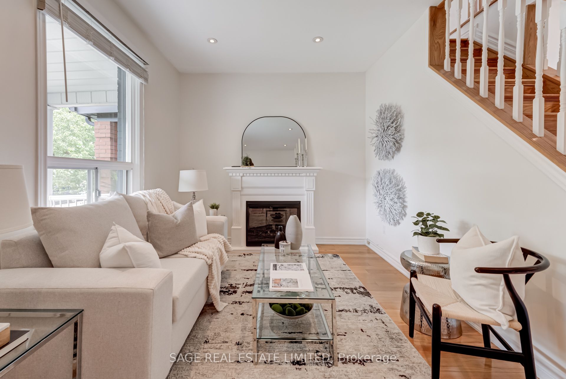 #upper - 17 Hugo Avenue Property Photo 6