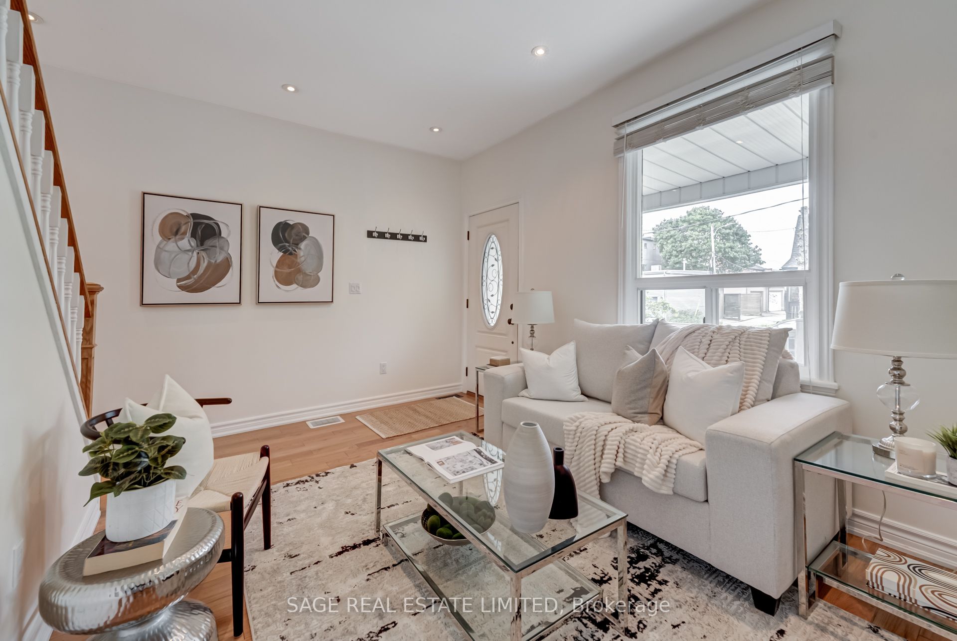 #upper - 17 Hugo Avenue Property Photo 7
