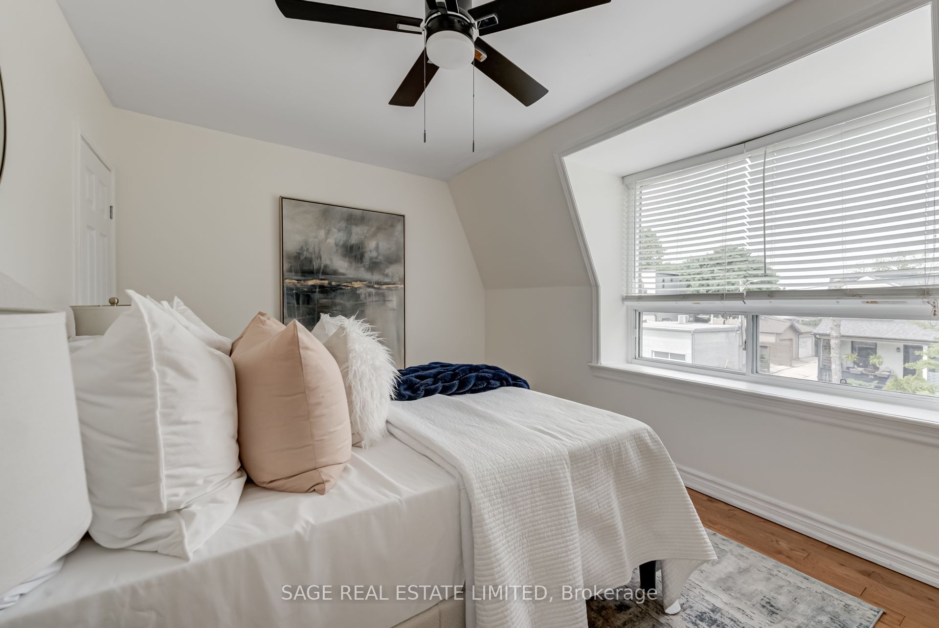 #upper - 17 Hugo Avenue Property Photo 16