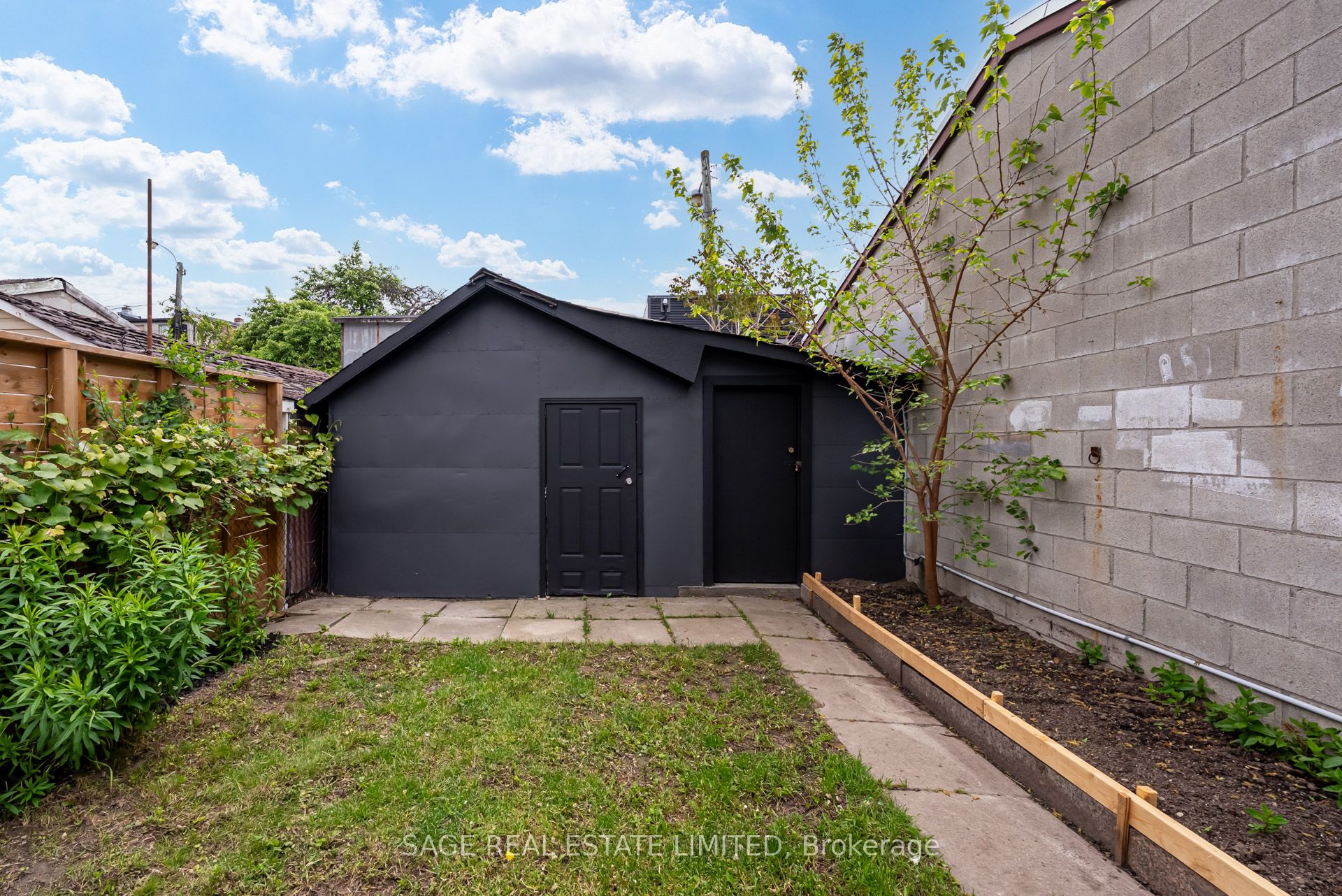 #upper - 17 Hugo Avenue Property Photo 22