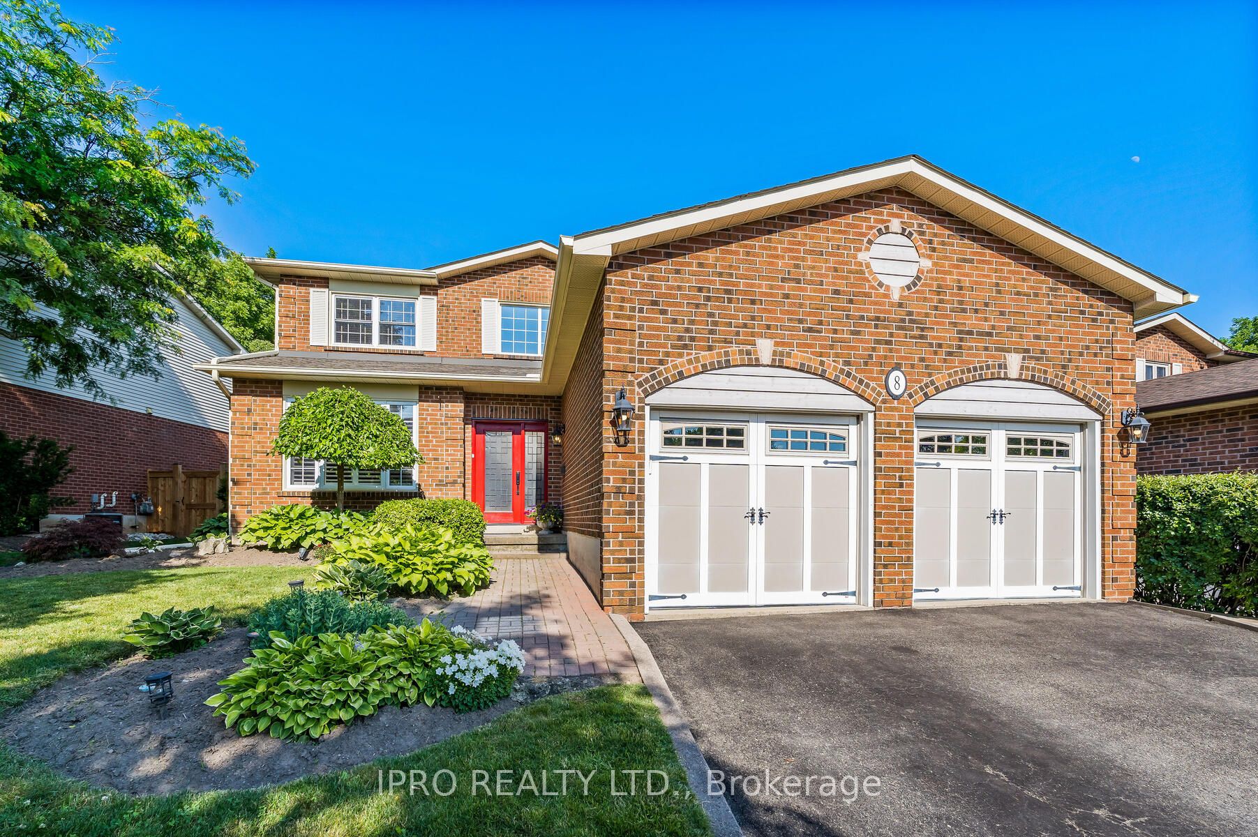 8 Jason Crescent Property Photo 1