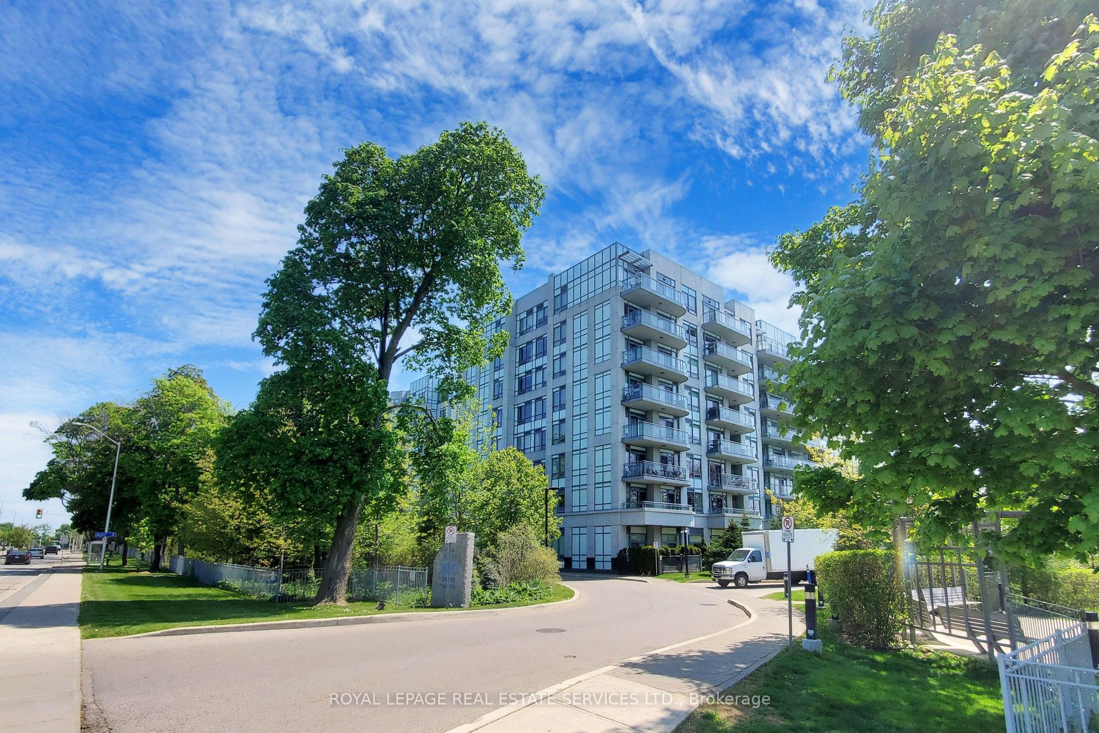 3500 Lakeshore Road W 417 Property Photo 1
