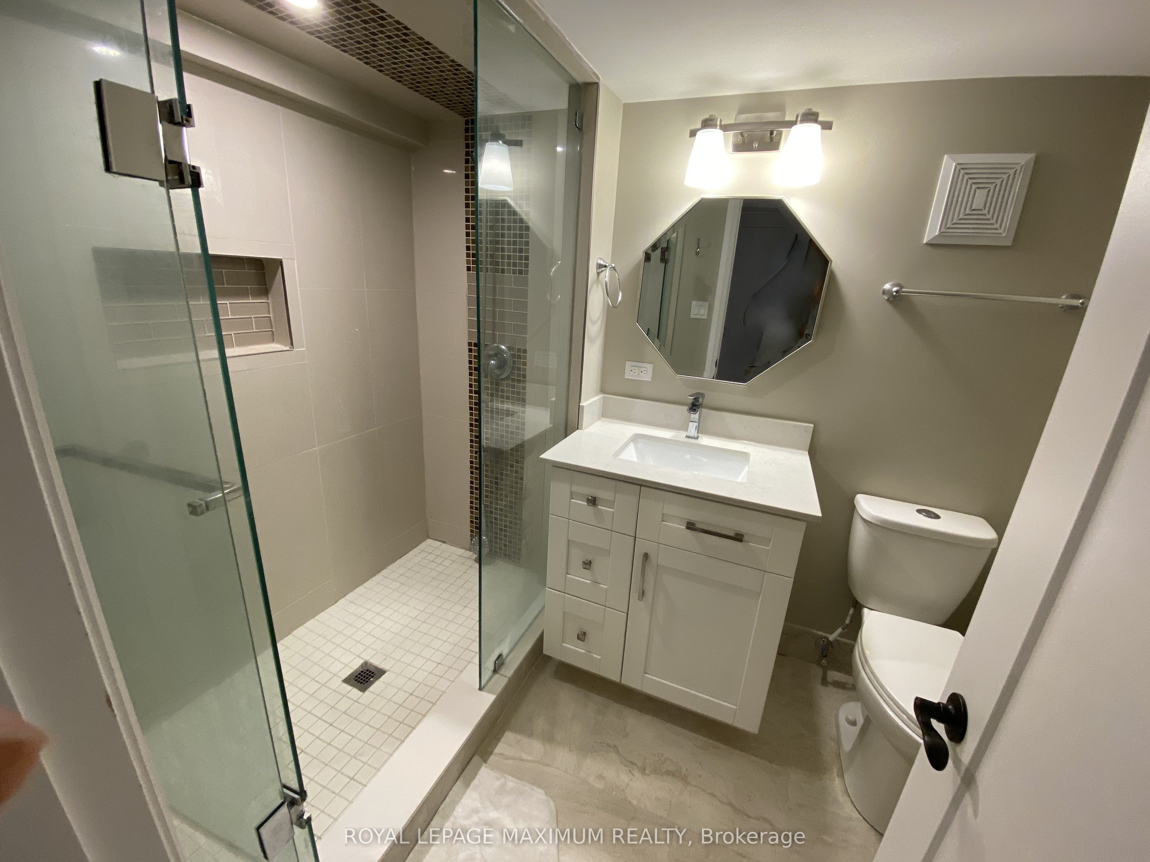 84 Enfield Avenue Basement Property Photo 14