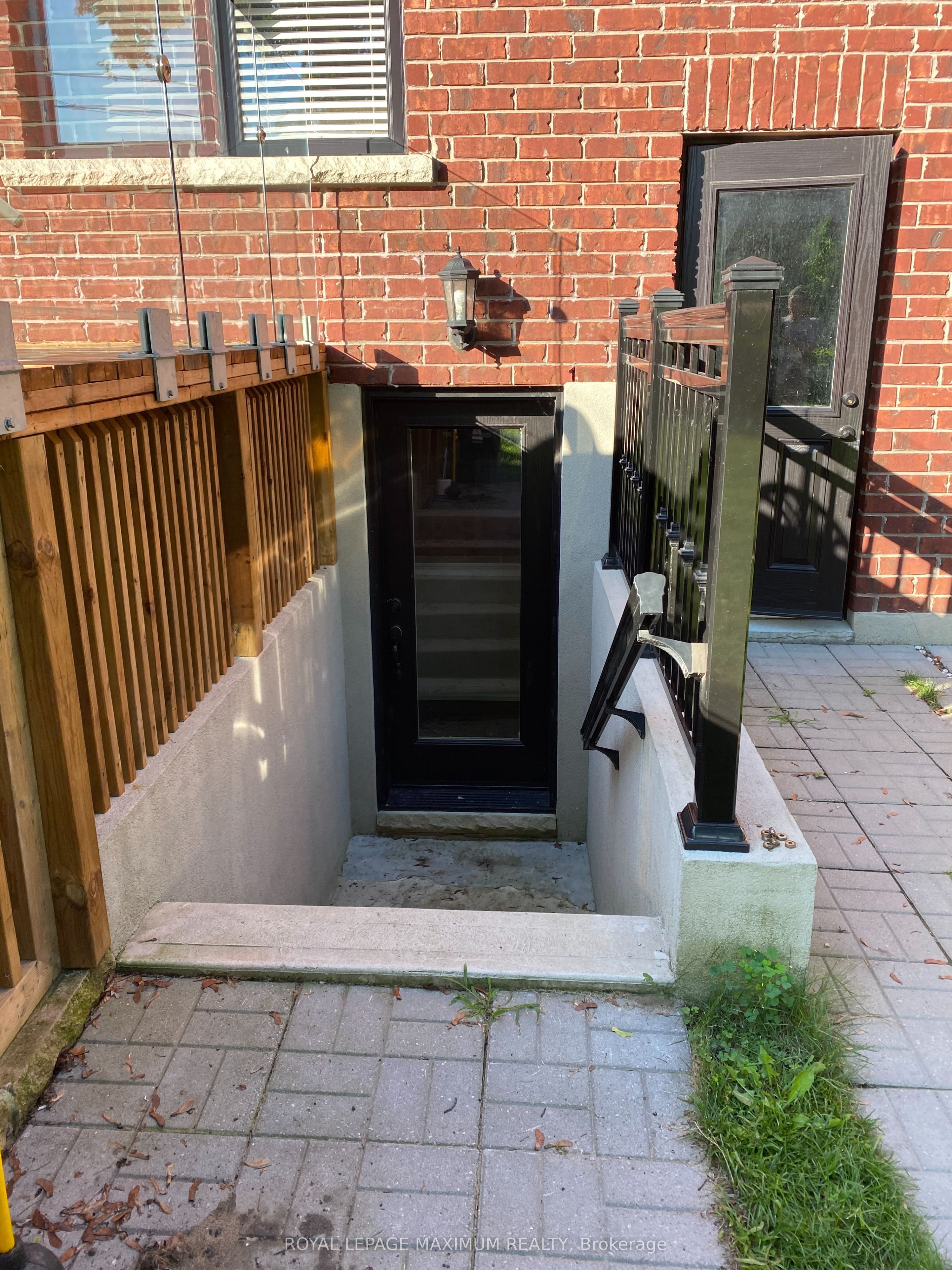 84 Enfield Avenue Basement Property Photo 17