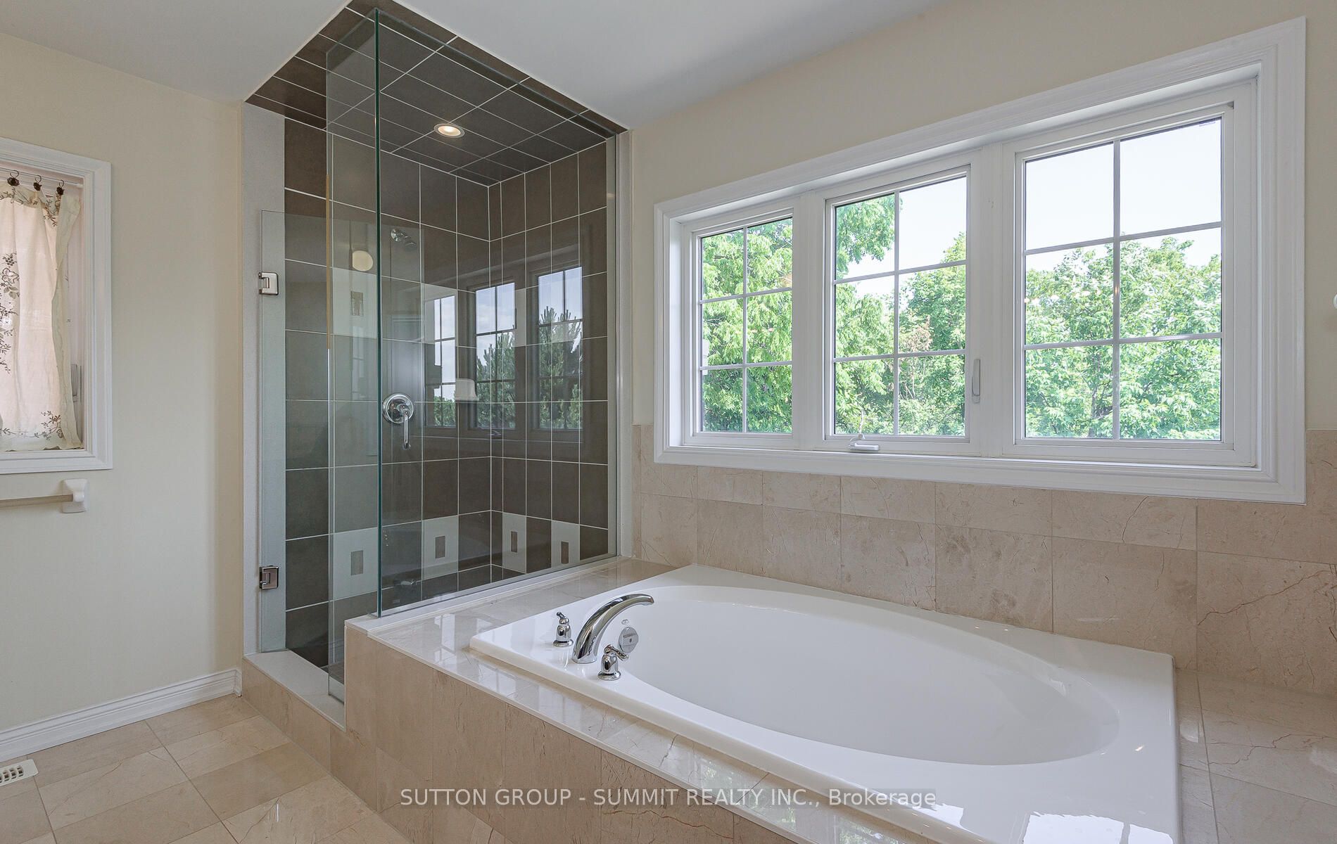 5 Ingleborough Drive Property Photo 27