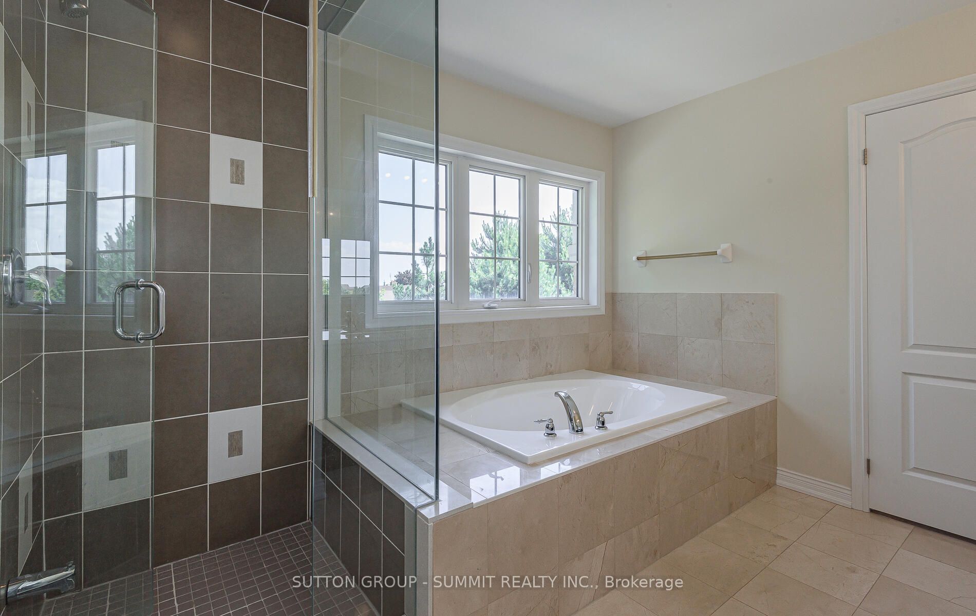 5 Ingleborough Drive Property Photo 28