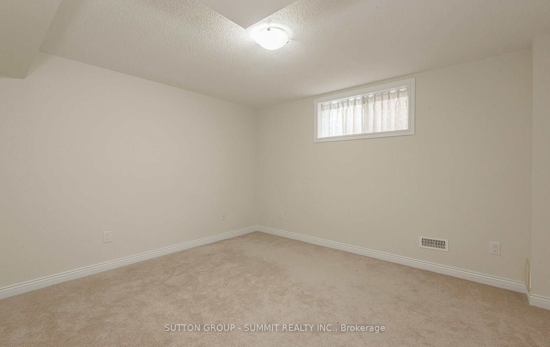 5 Ingleborough Drive Property Photo 40