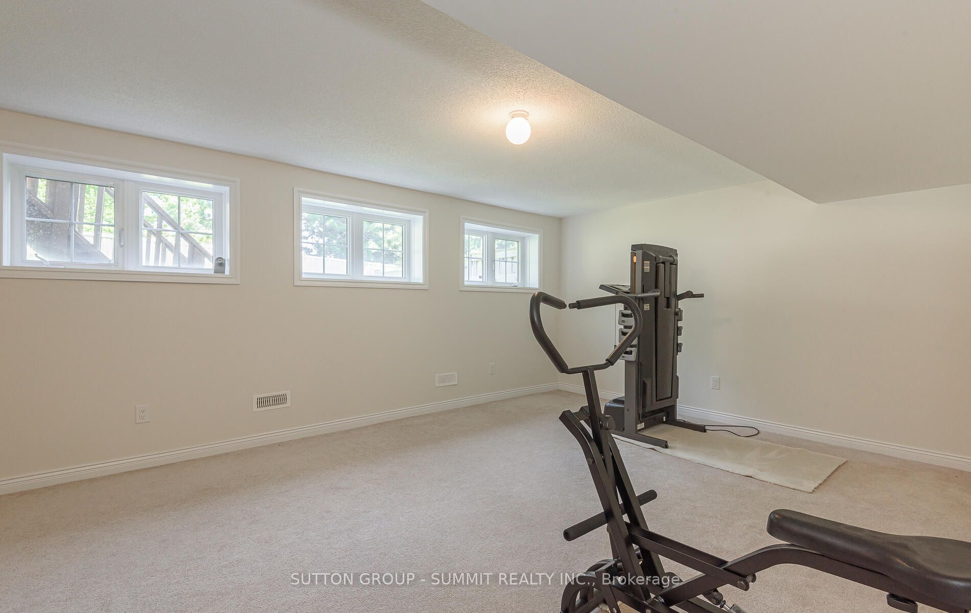5 Ingleborough Drive Property Photo 43