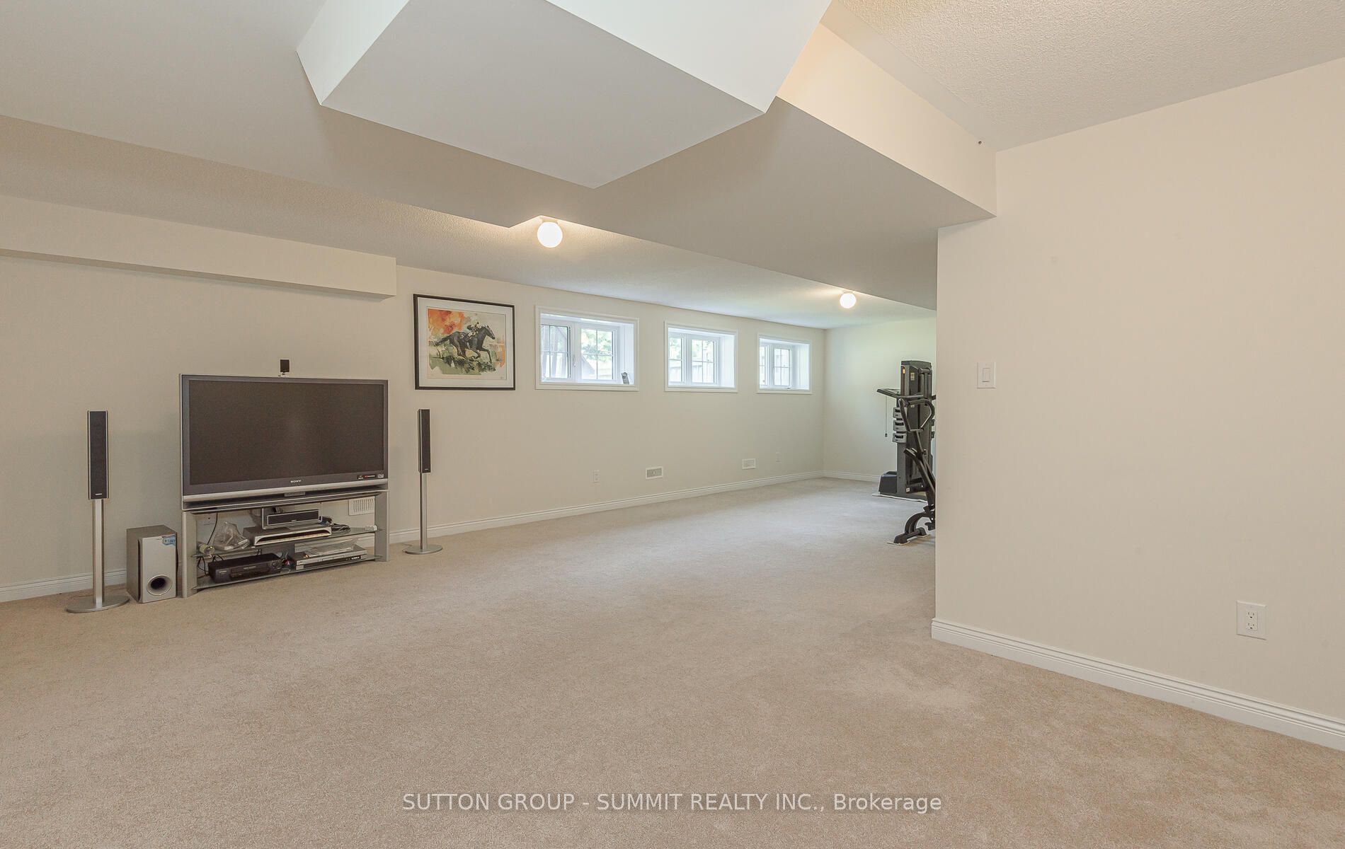 5 Ingleborough Drive Property Photo 45