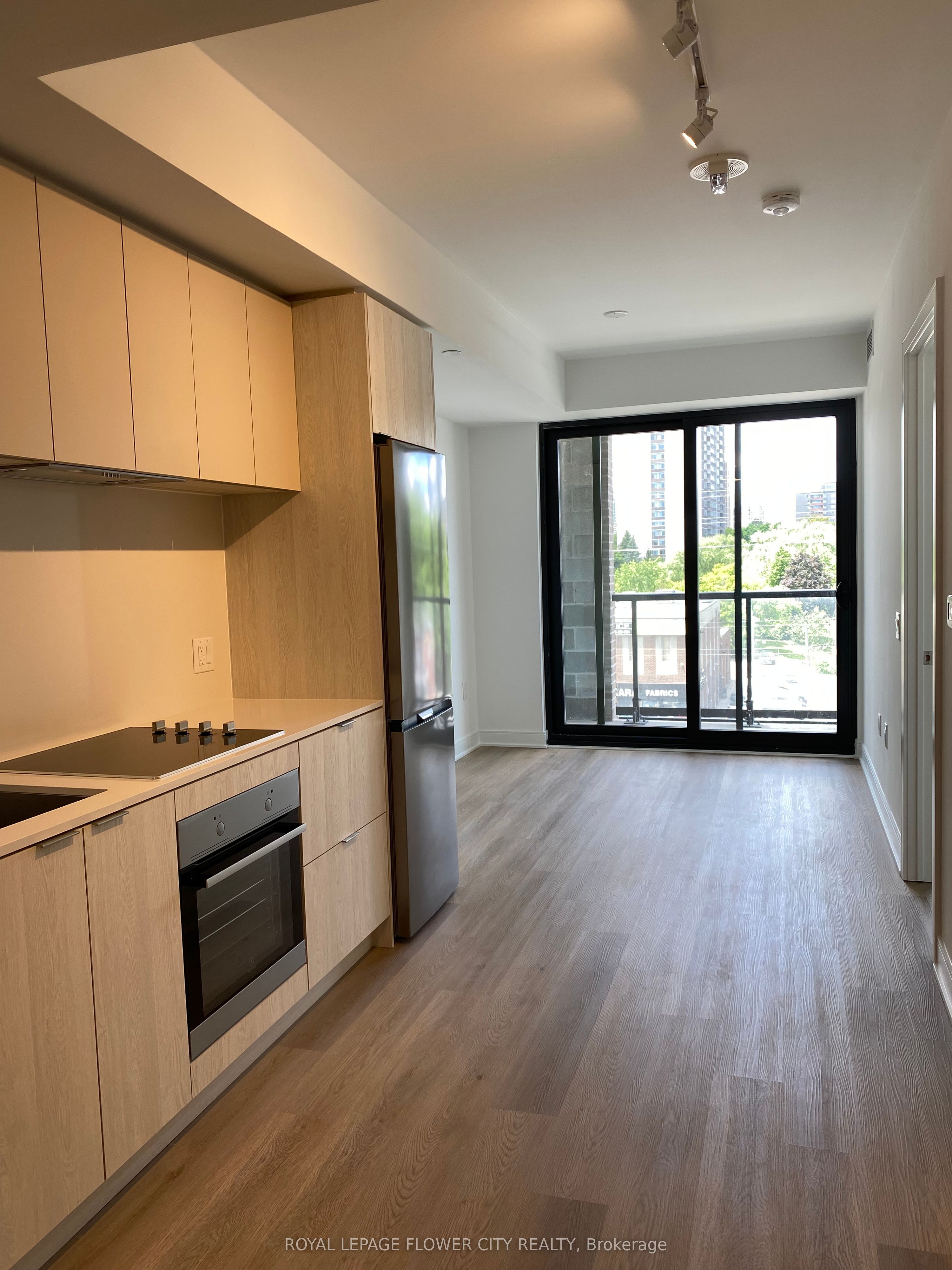 86 Dundas Street E 408 Property Photo 5