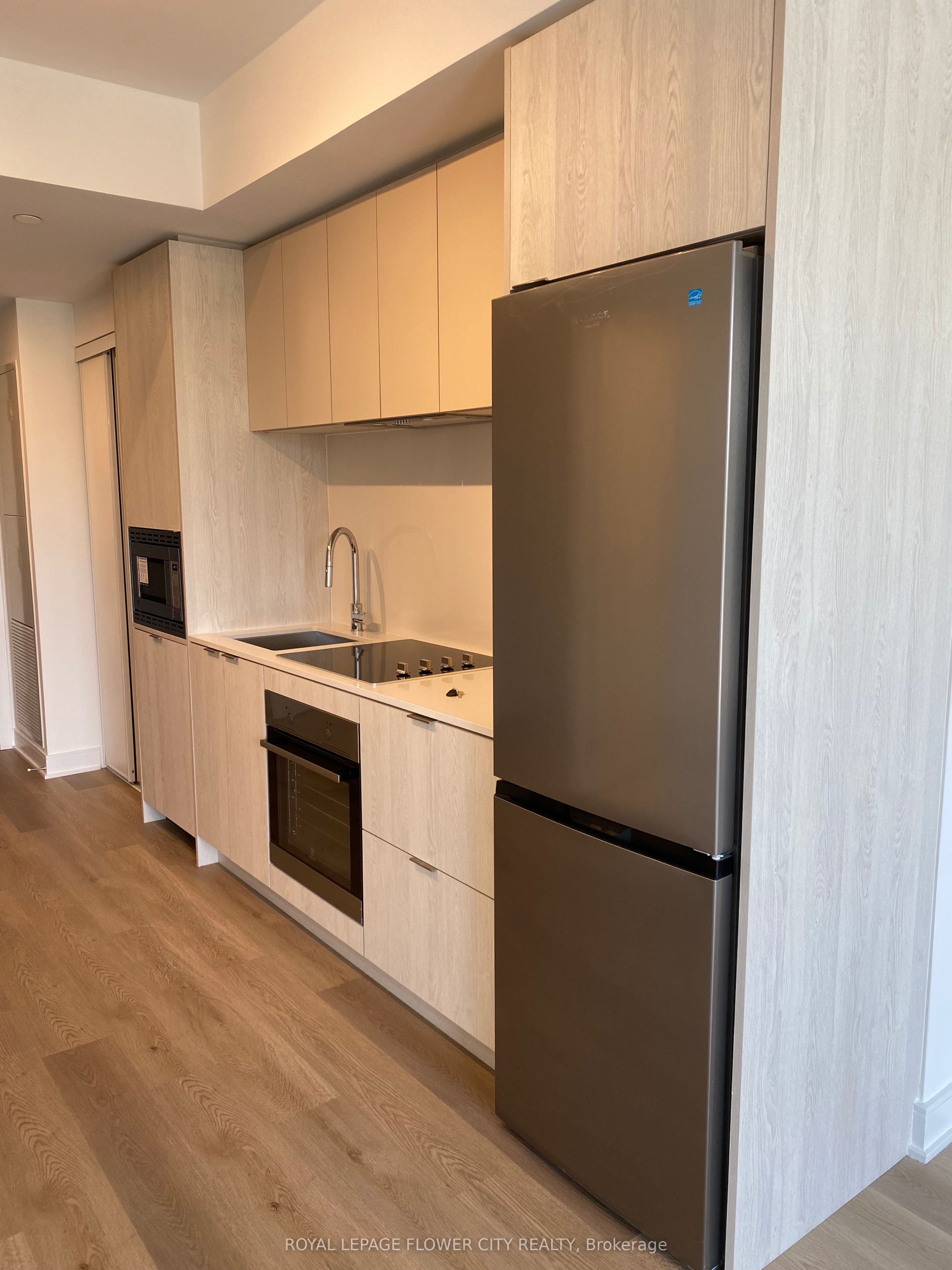 86 Dundas Street E 408 Property Photo 6