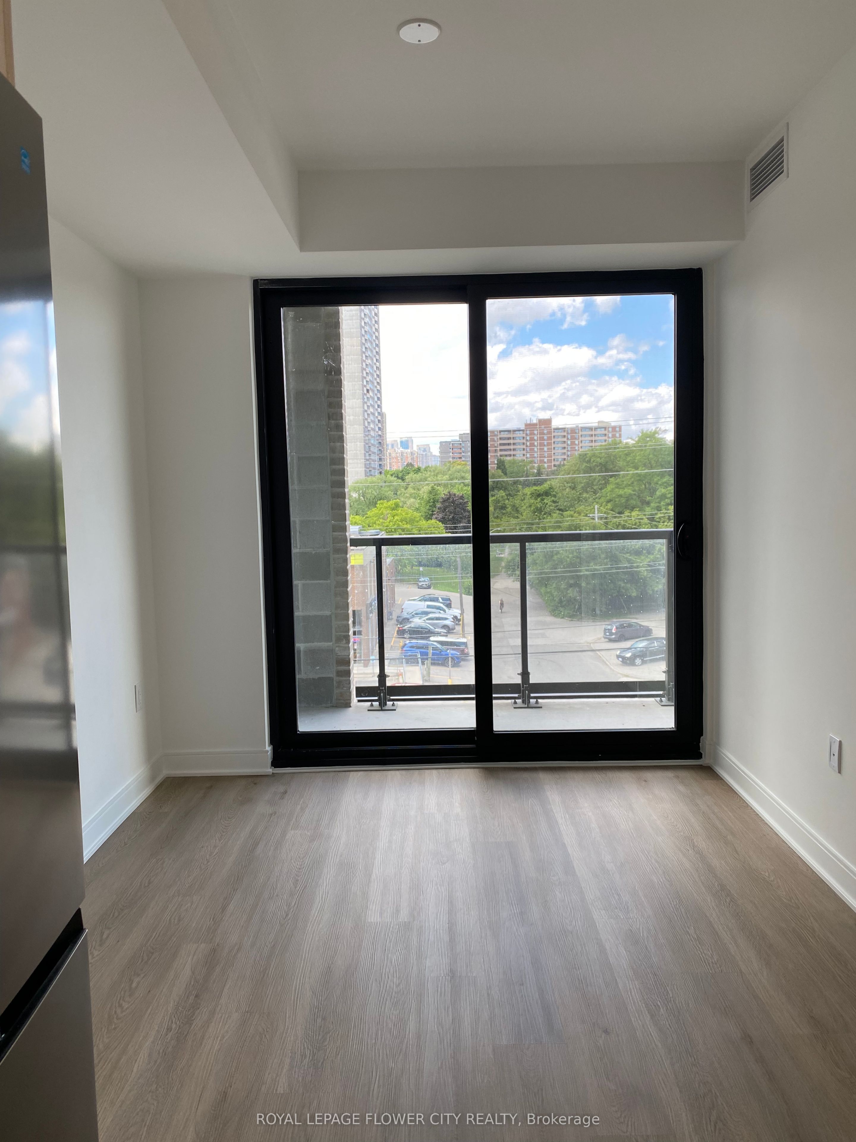 86 Dundas Street E 408 Property Photo 8