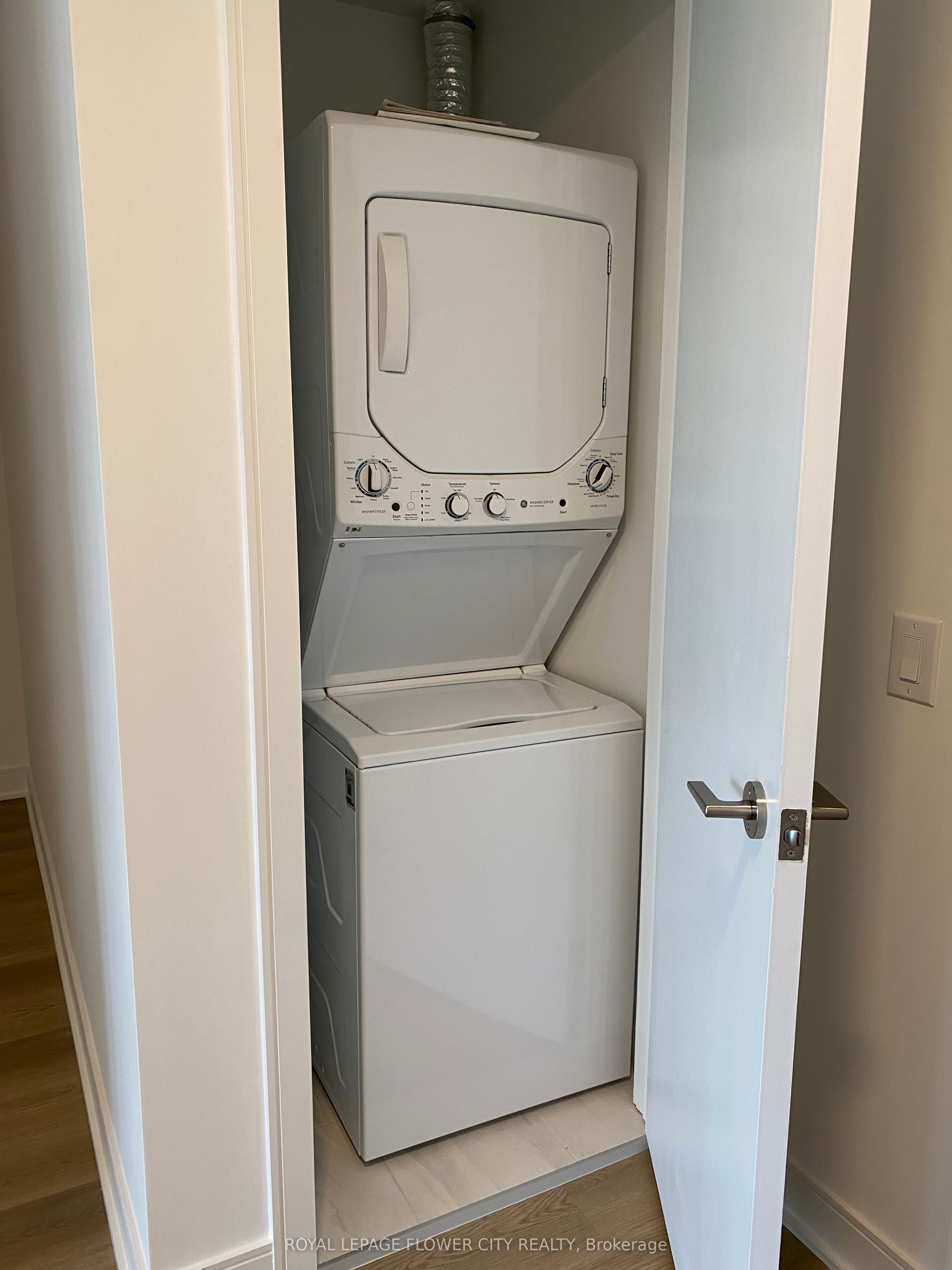 86 Dundas Street E 408 Property Photo 13