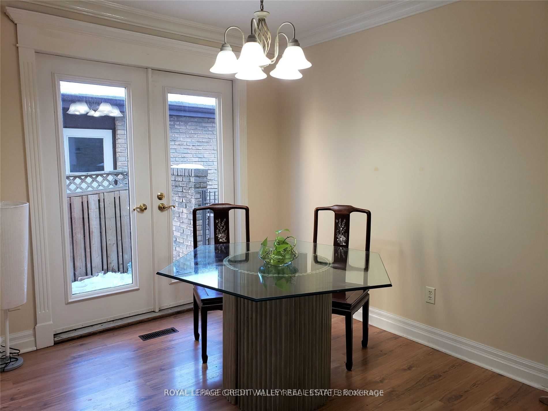 24 Sutter Avenue Property Photo 10