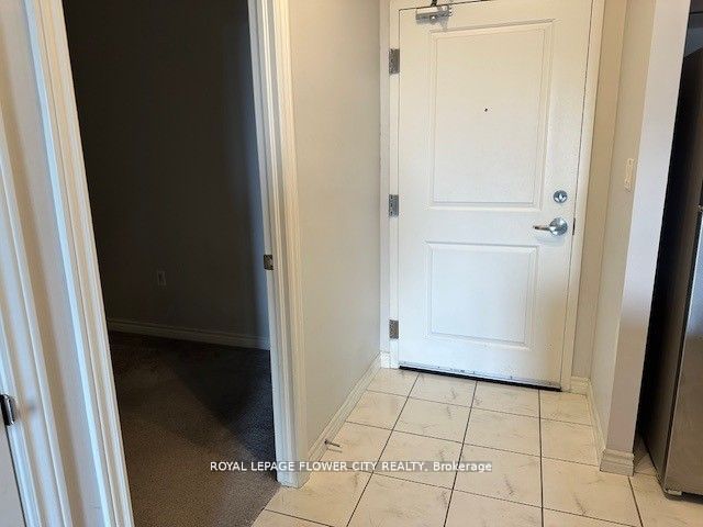 630 Sauve Street 404 Property Photo 38