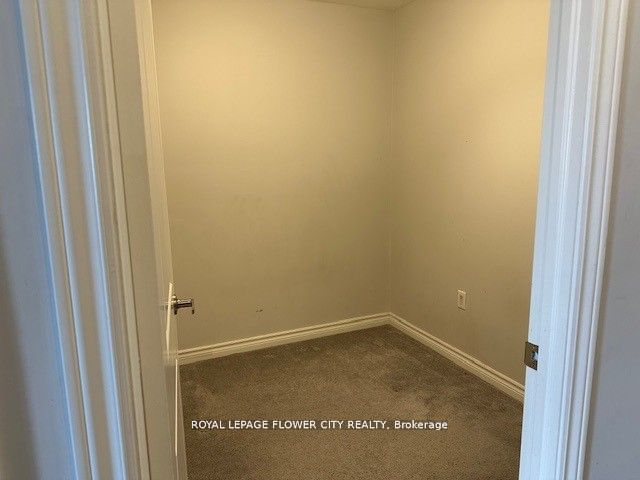630 Sauve Street 404 Property Photo 40