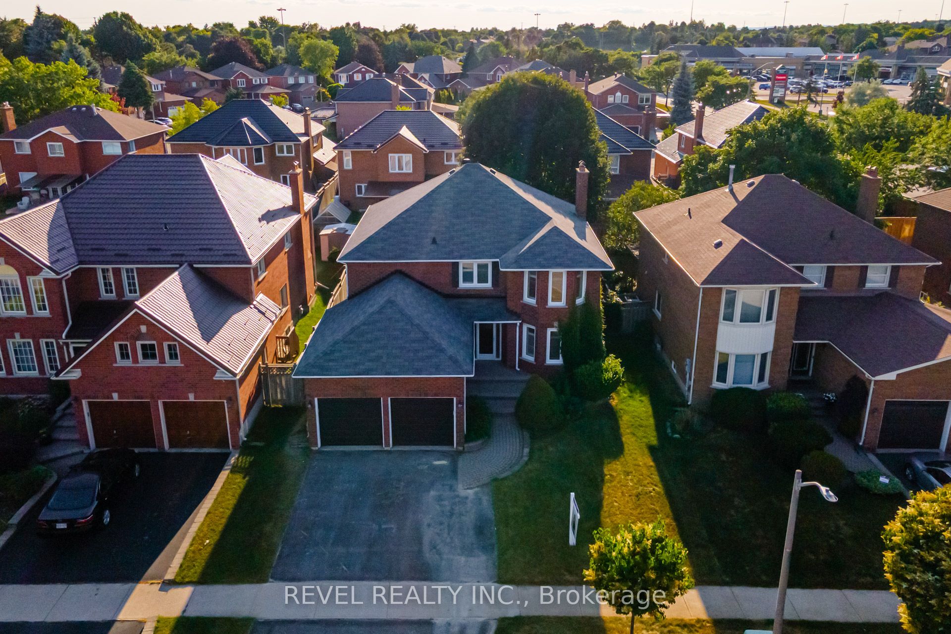 6 Lone Oak Avenue Property Photo 3