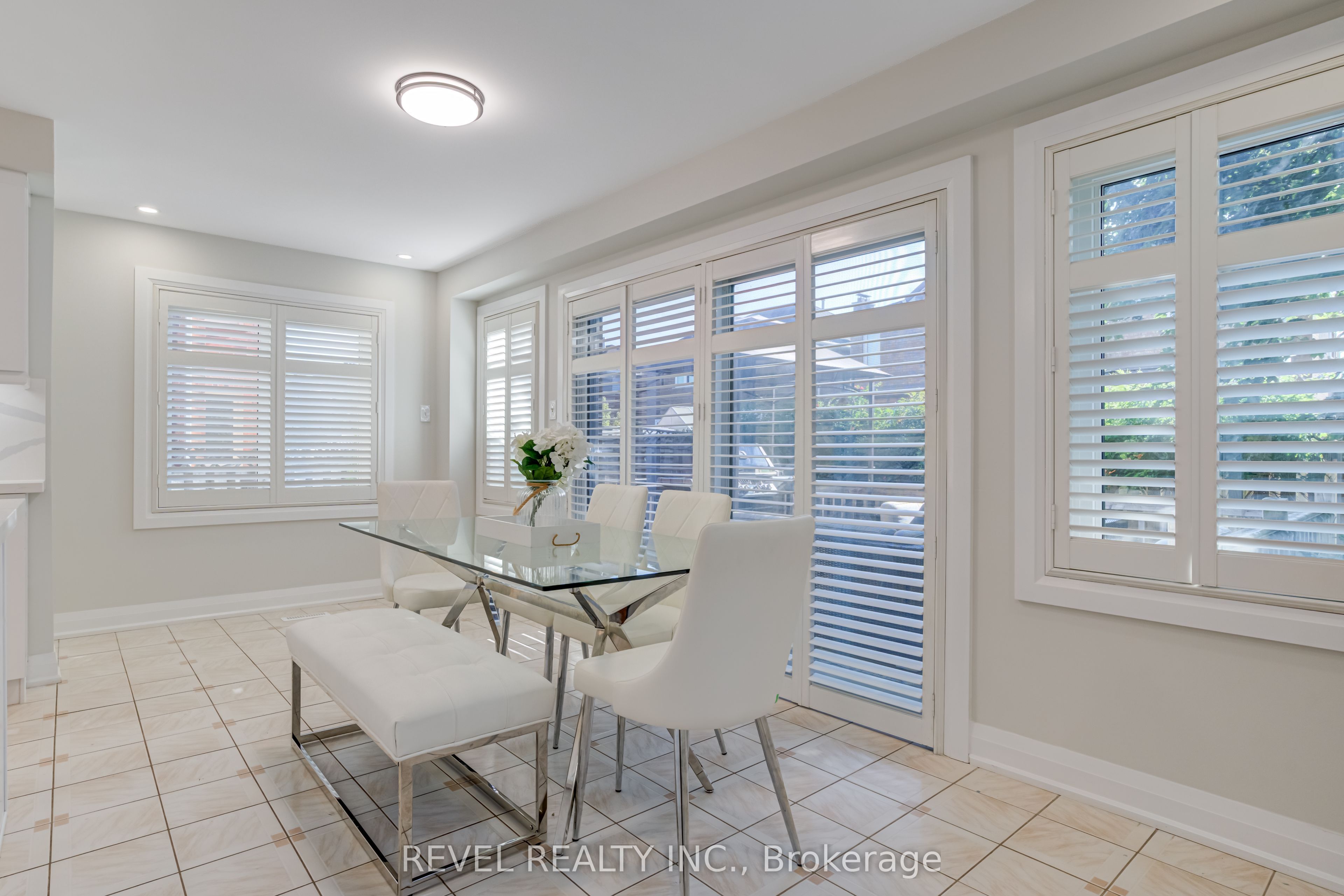 6 Lone Oak Avenue Property Photo 10