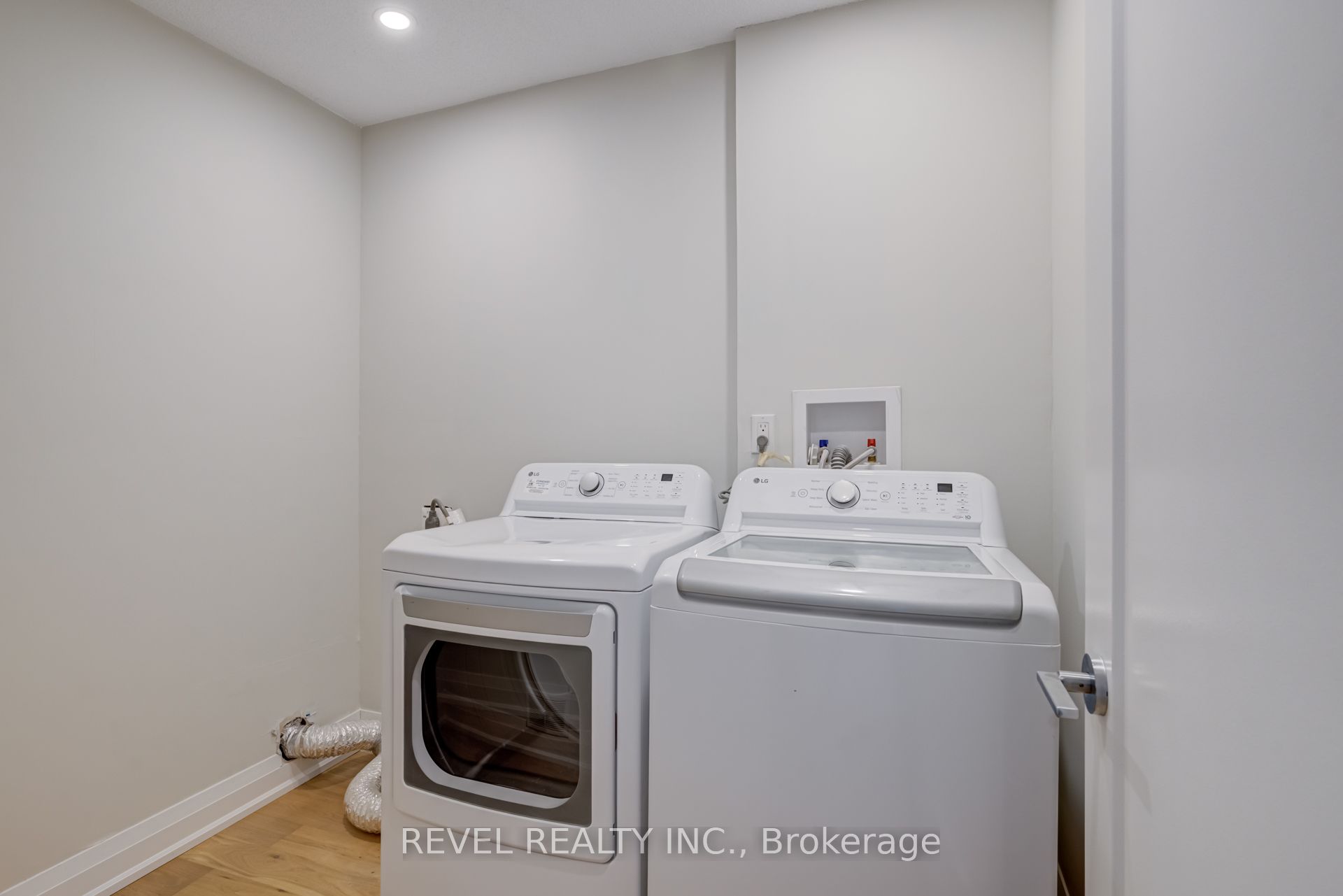 6 Lone Oak Avenue Property Photo 34