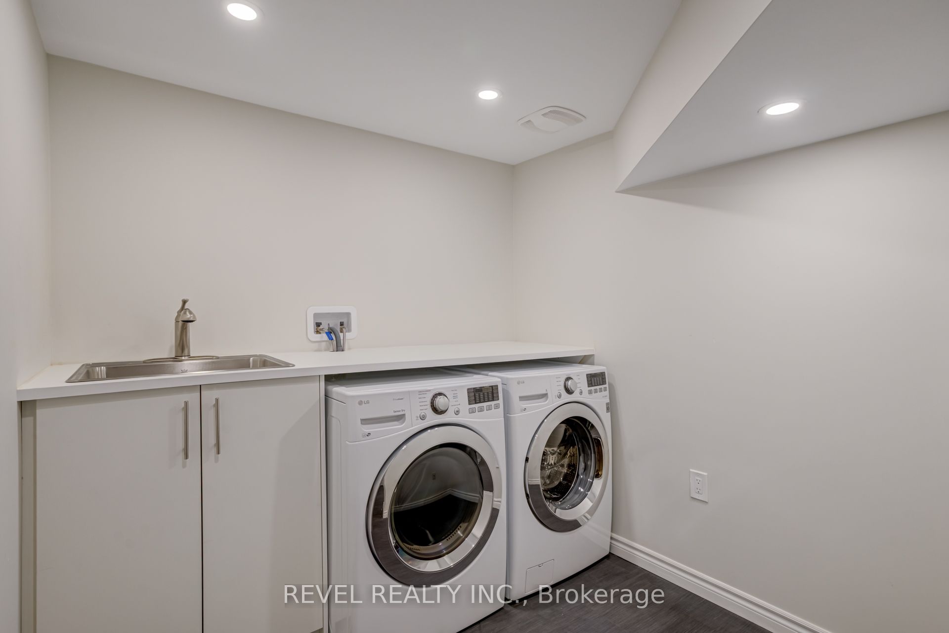 6 Lone Oak Avenue Property Photo 45