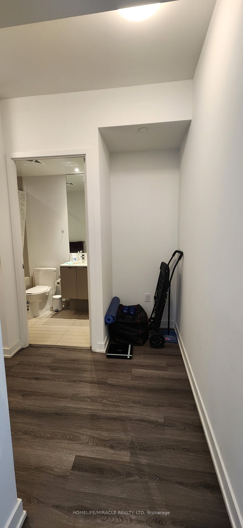 #2812 - 3883 Quartz Road Property Photo 3