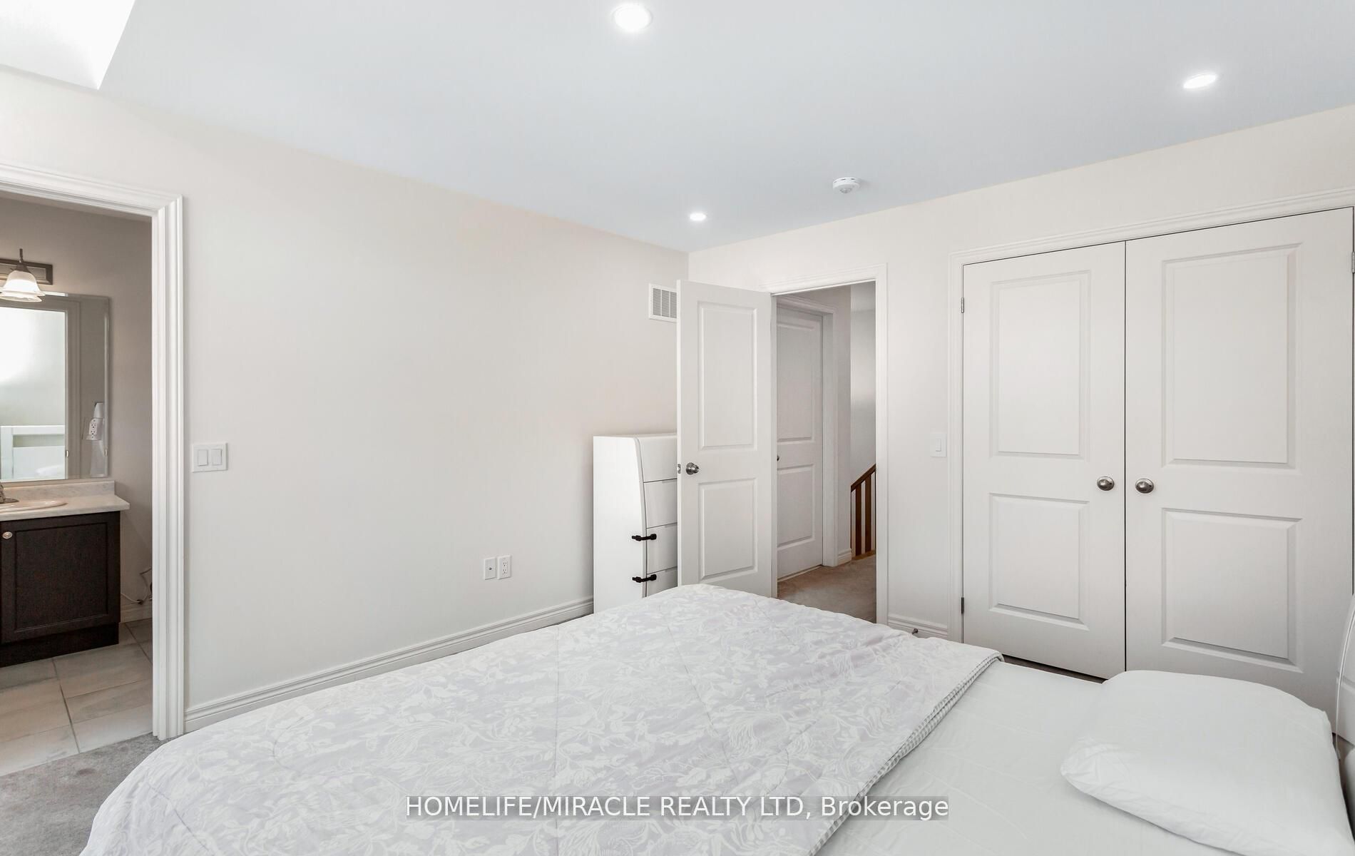 10 Elverton Crescent Property Photo 45