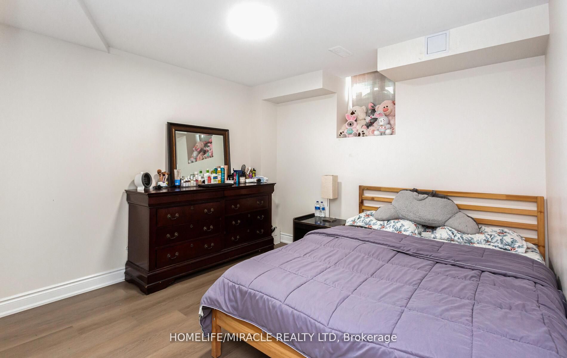 10 Elverton Crescent Property Photo 47