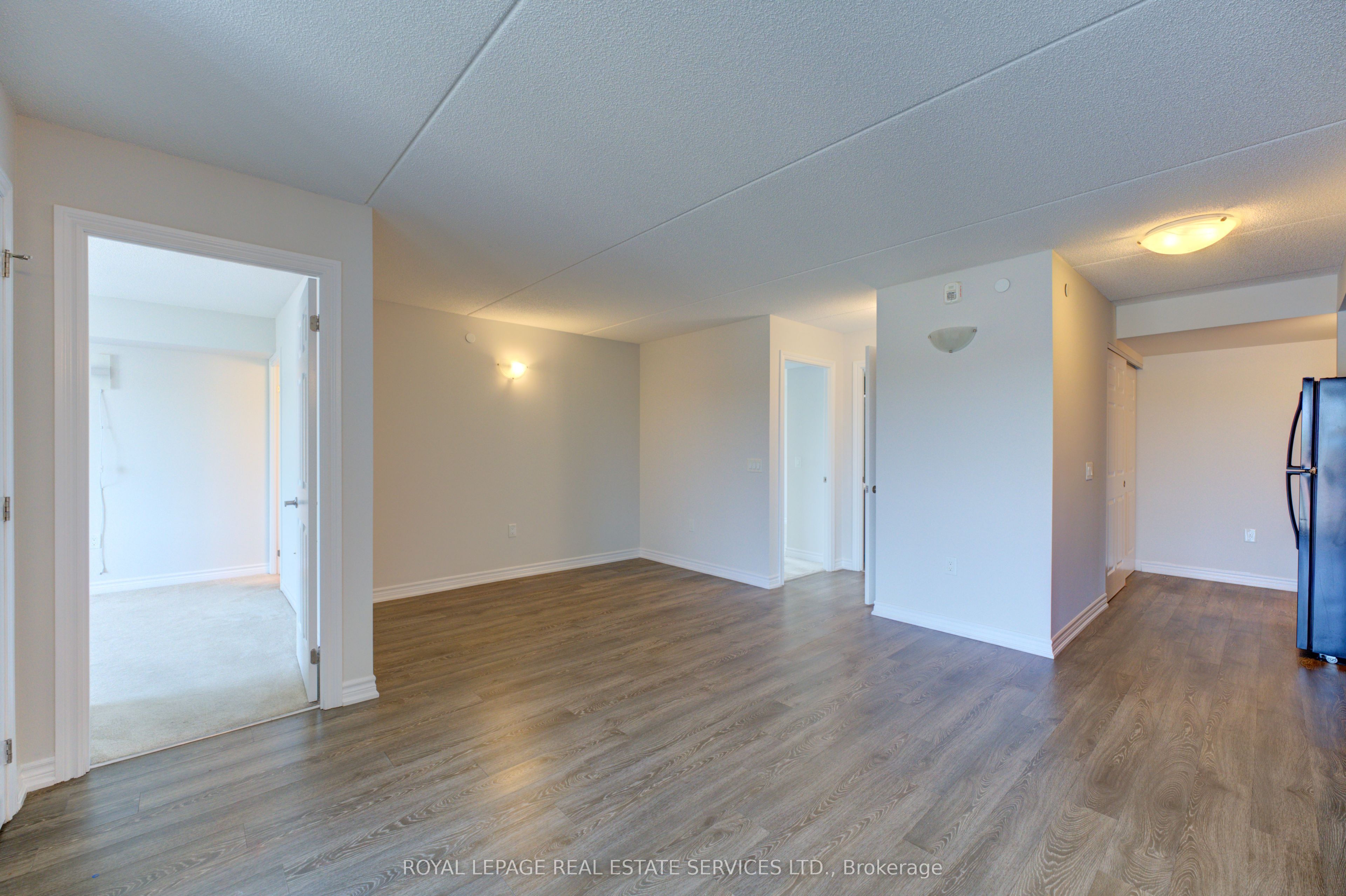 #301 - 716 Main Street Property Photo 9