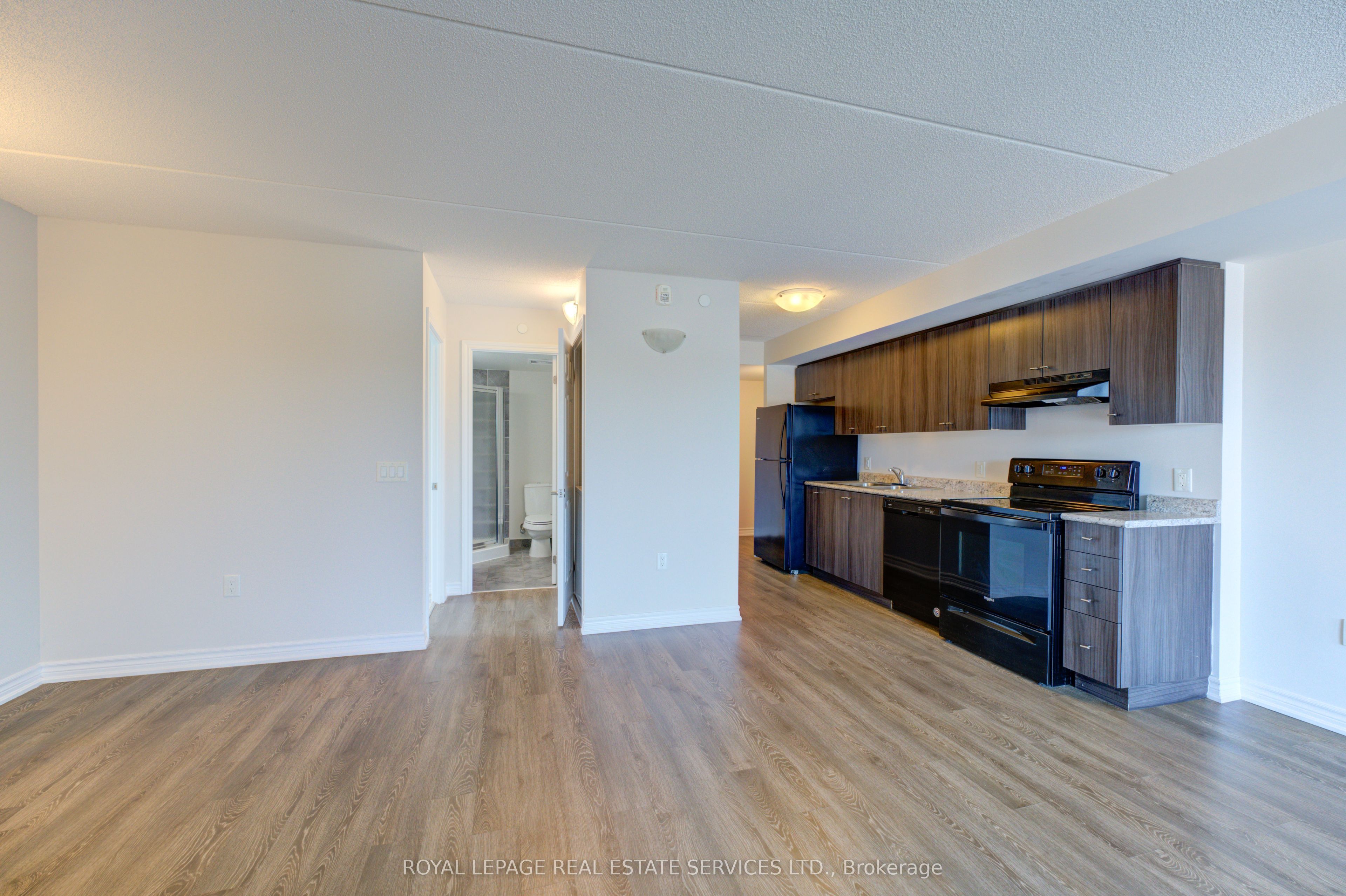 #301 - 716 Main Street Property Photo 10