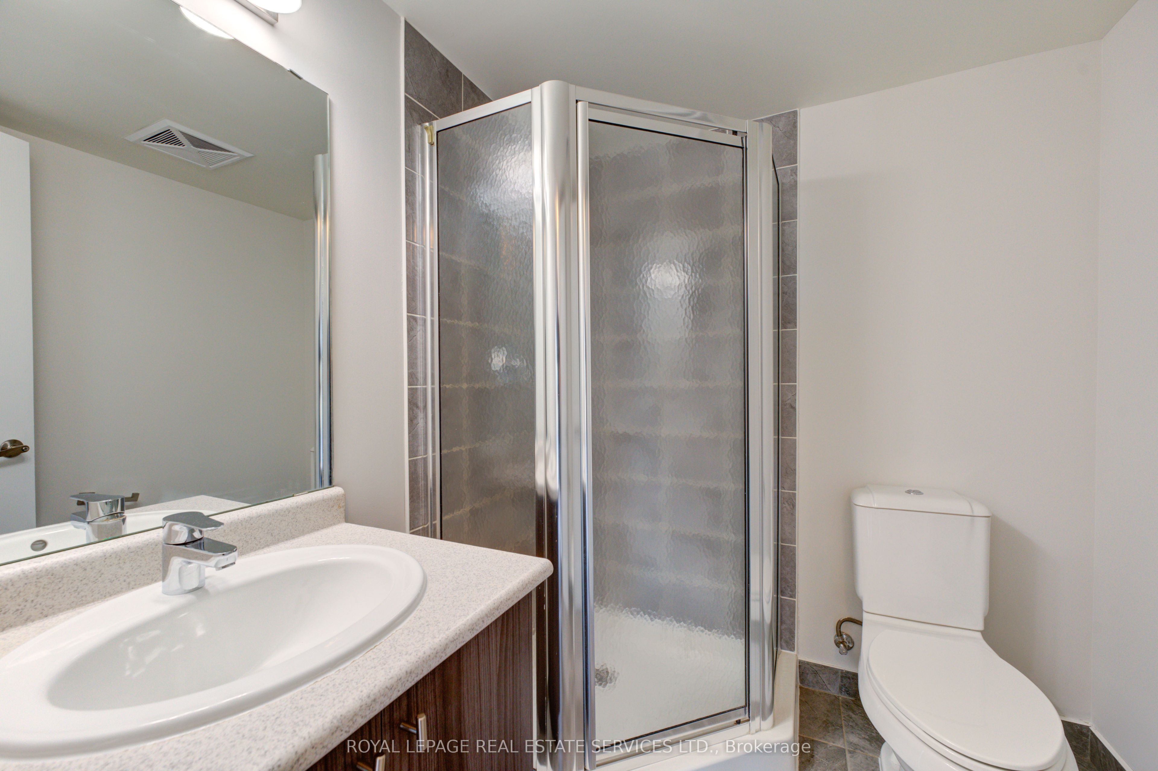 #301 - 716 Main Street Property Photo 20