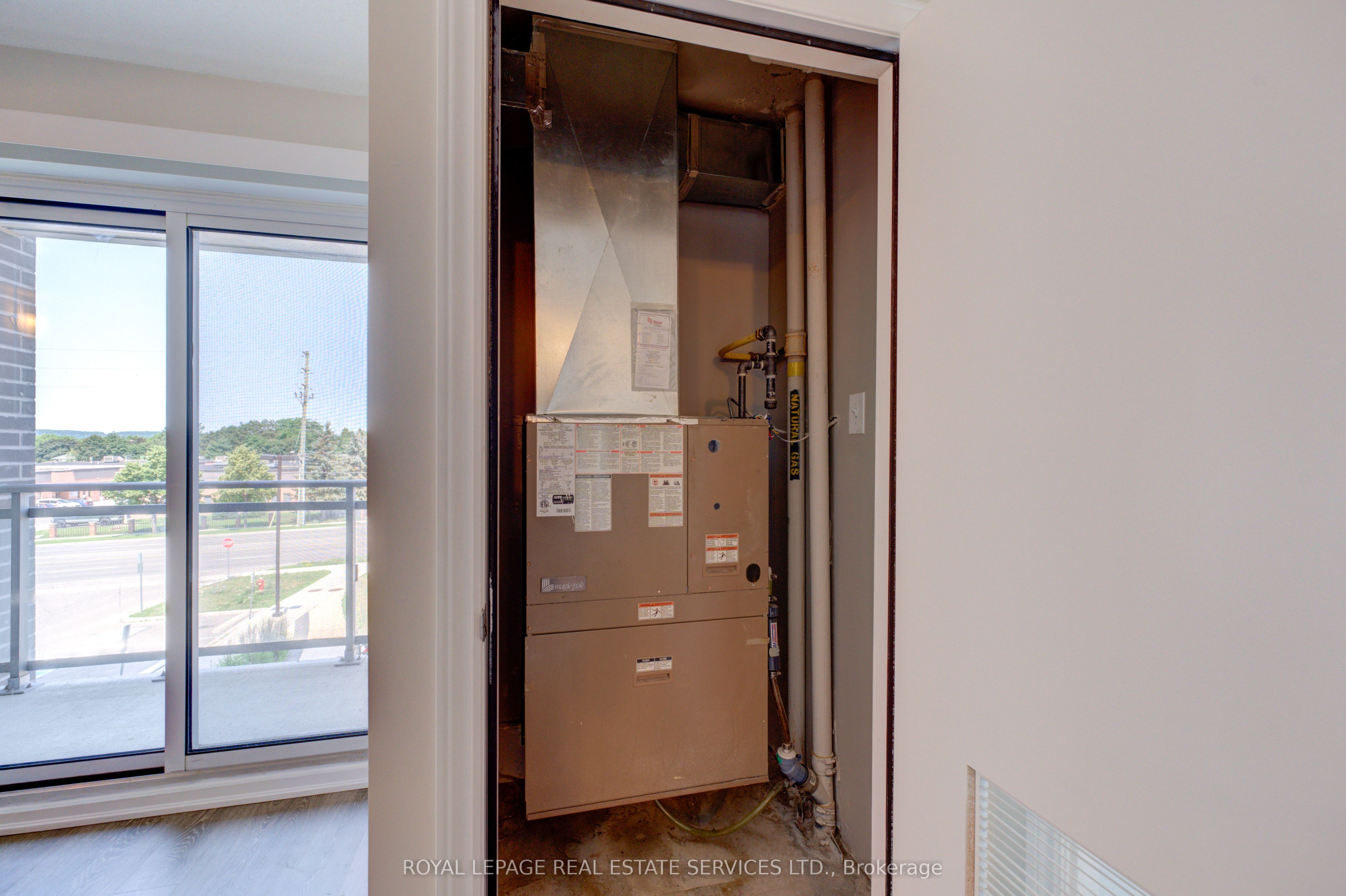 #301 - 716 Main Street Property Photo 26