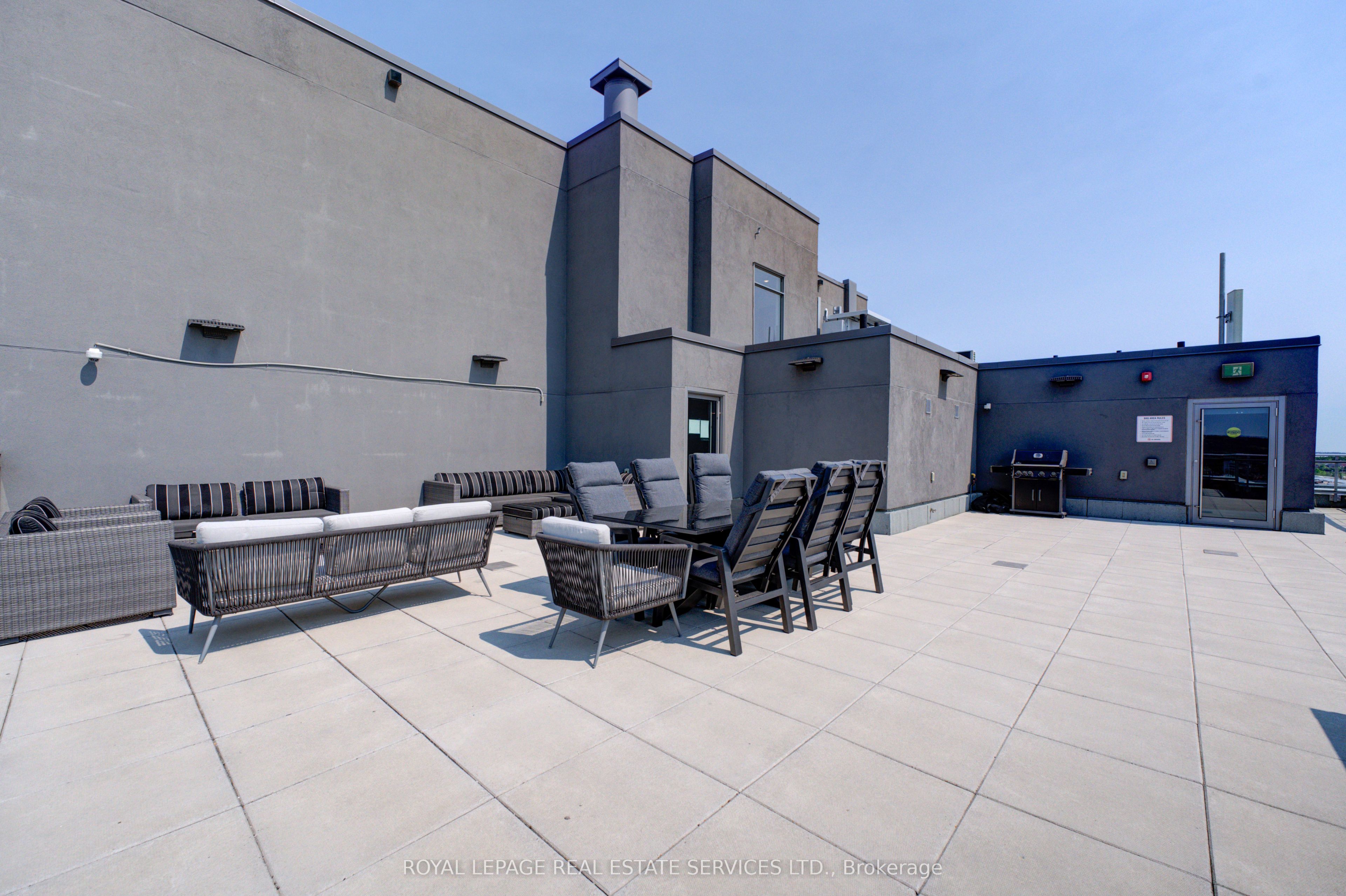 #301 - 716 Main Street Property Photo 28