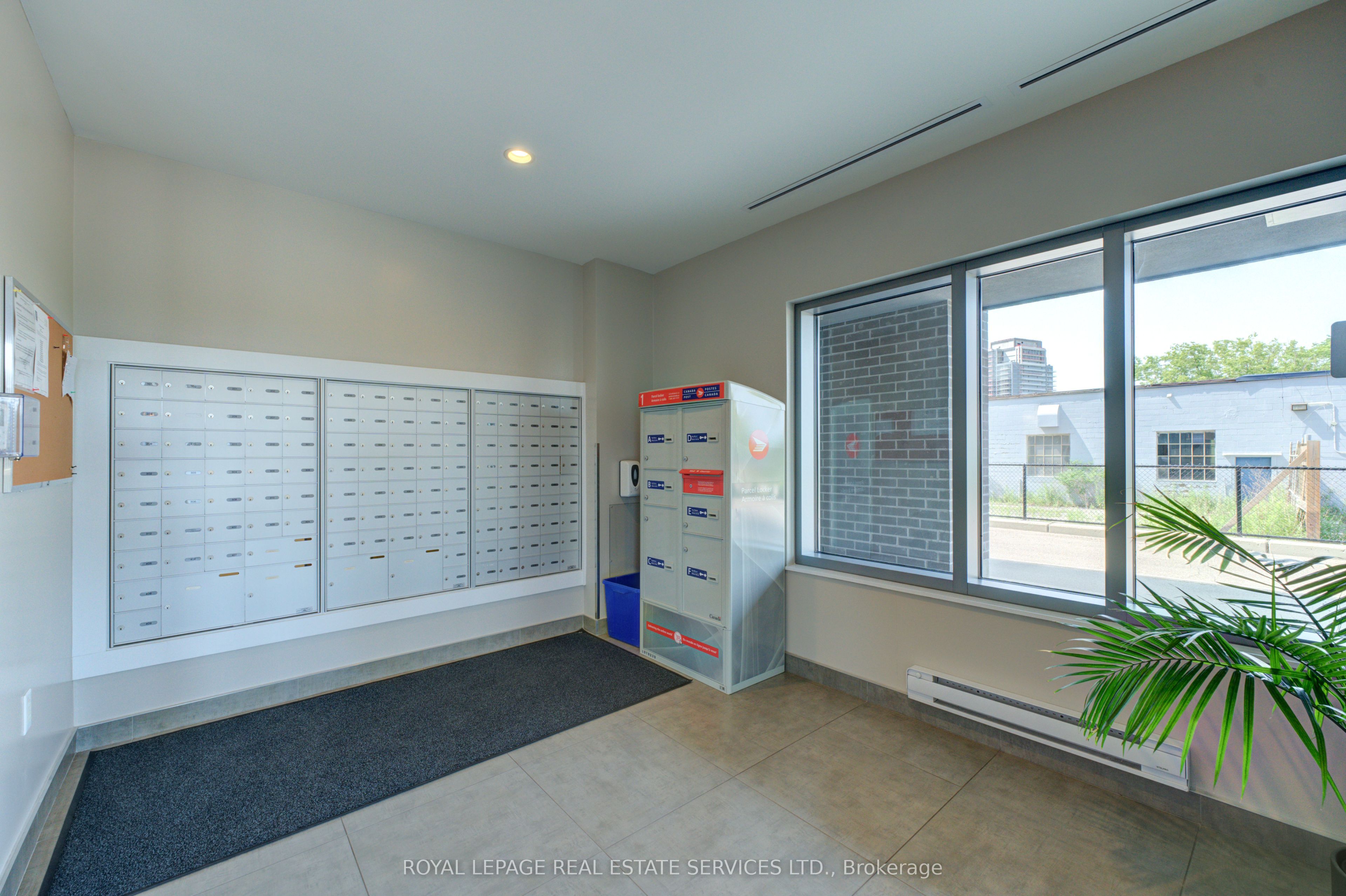 #301 - 716 Main Street Property Photo 35