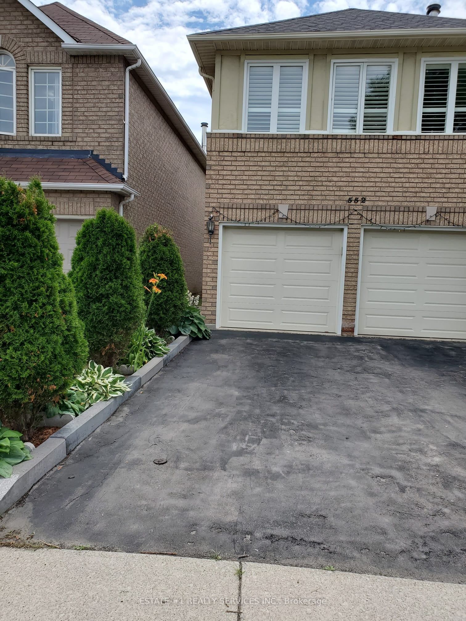 #lower - 552 Ravenstone Court Property Photo 2