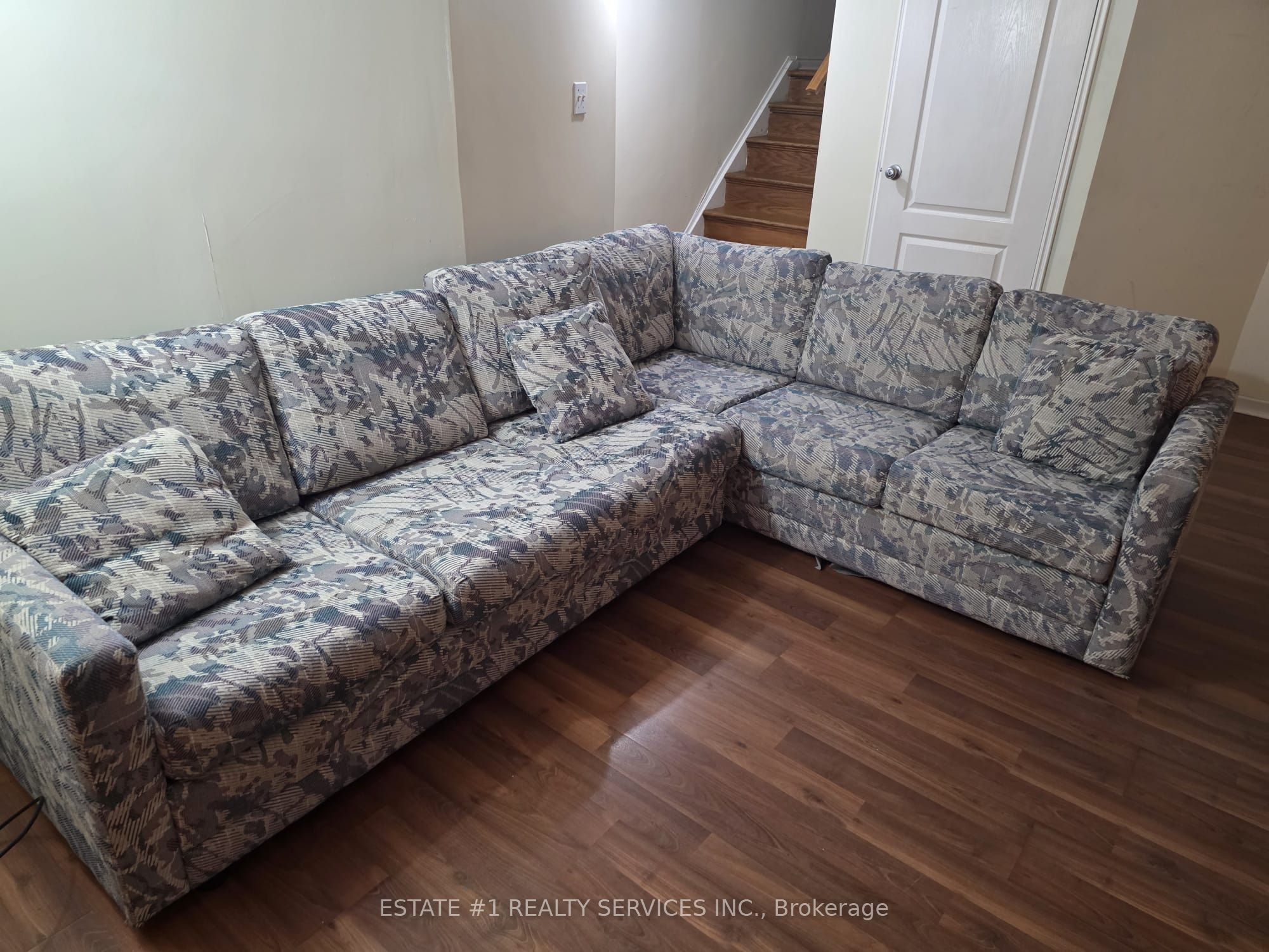 #lower - 552 Ravenstone Court Property Photo 12