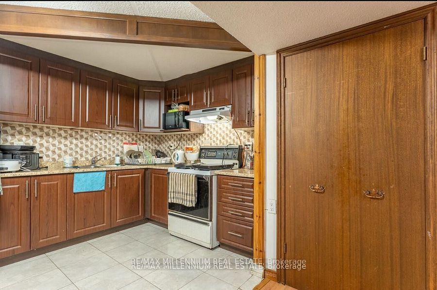 8387 Mayfield Road Property Photo 11