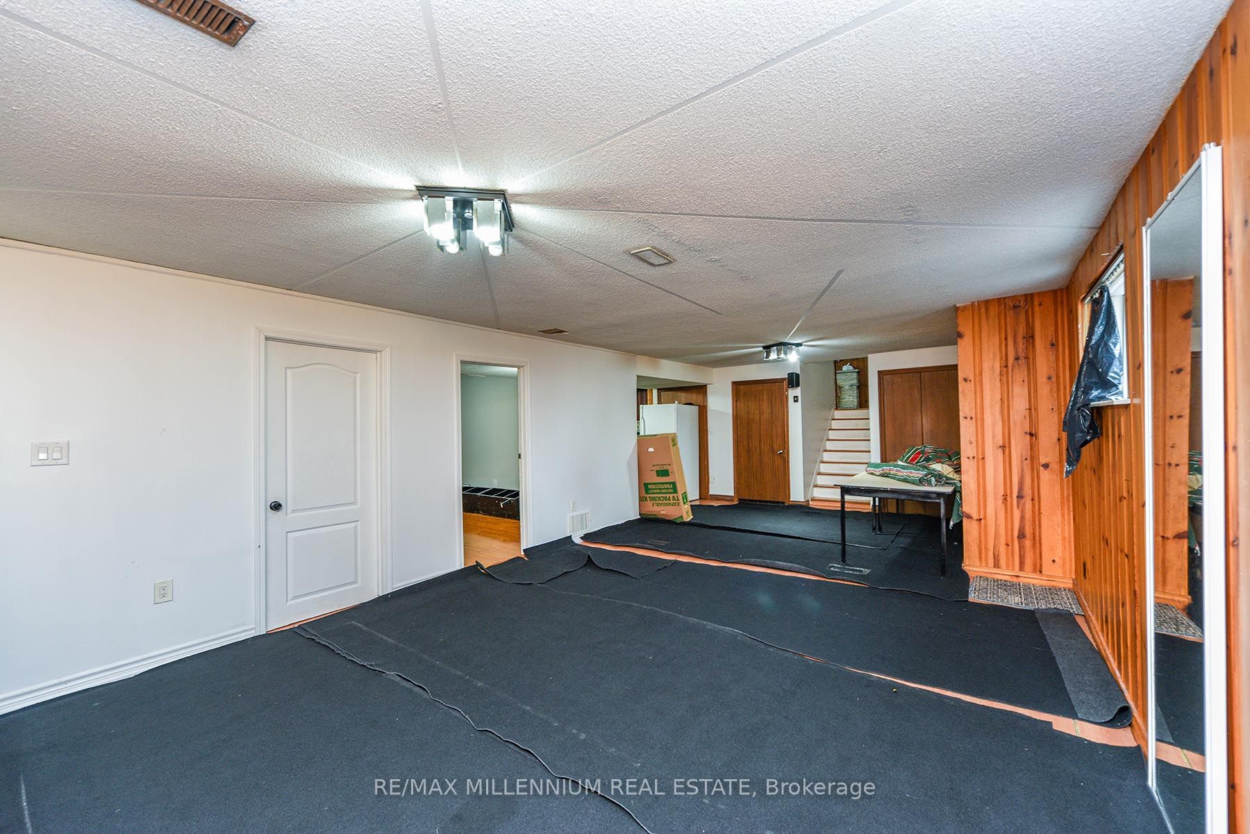 8387 Mayfield Road Property Photo 17